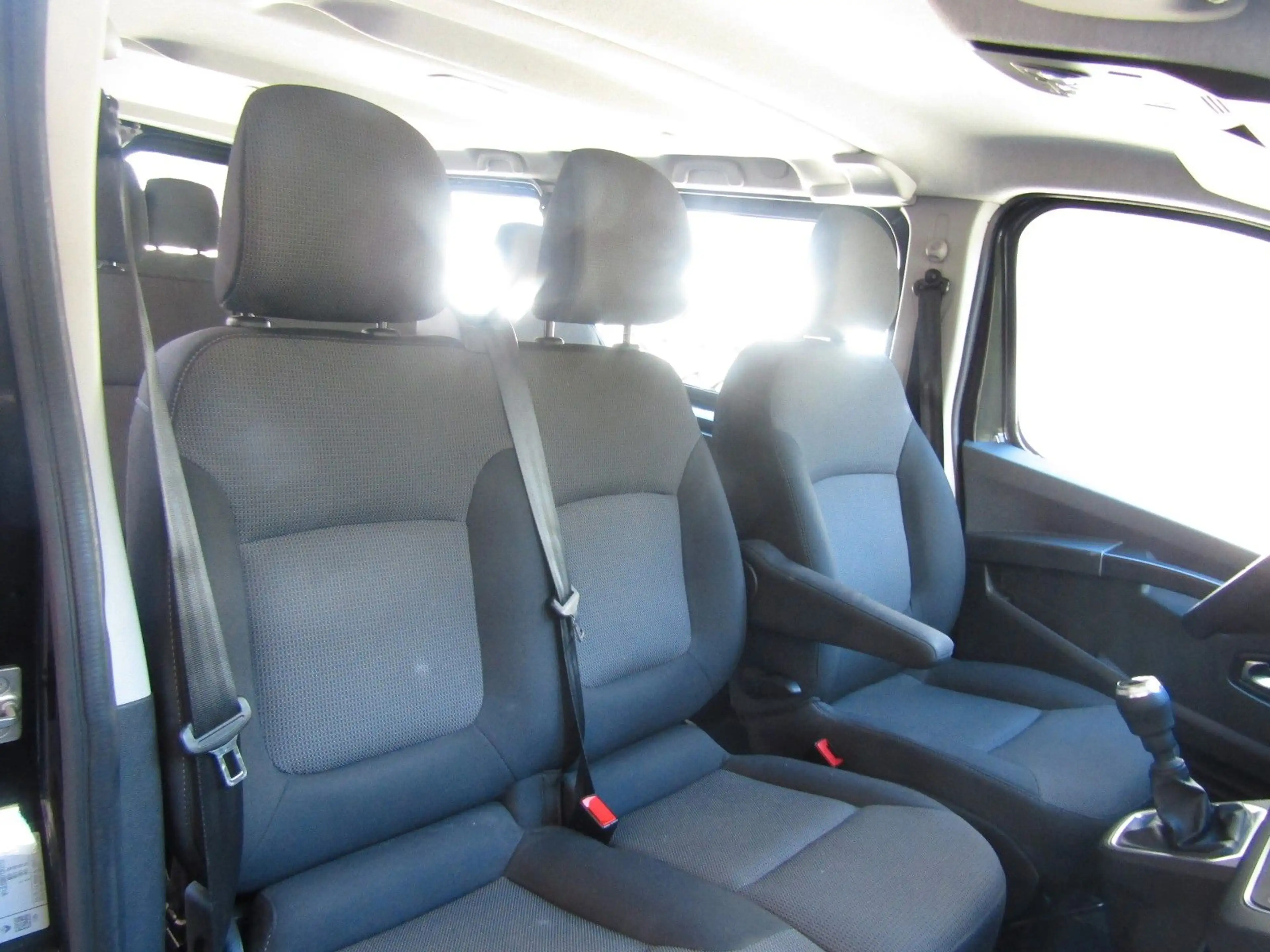 Renault Trafic 9 Sitzer L2 Equilibre Blue dCi 150 3,1t — photo 14