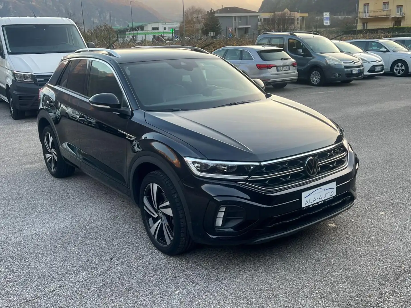 Volkswagen T-Roc 2.0 TDI SCR 150 CV DSG R-Line Noir - 2