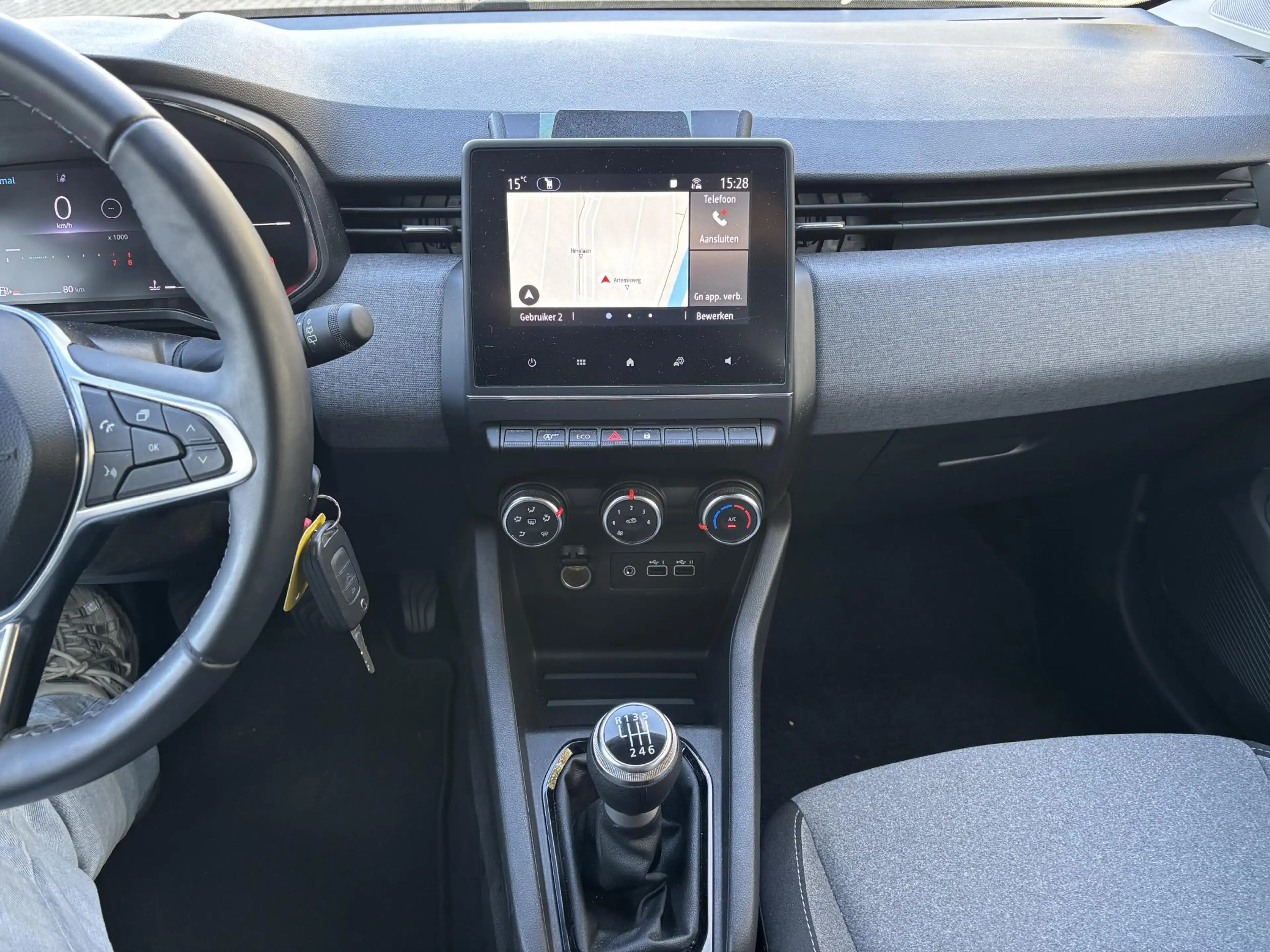 Renault Clio 1.0 TCe 90 GPF evolution l Pack Navigation l Achte — photo 25