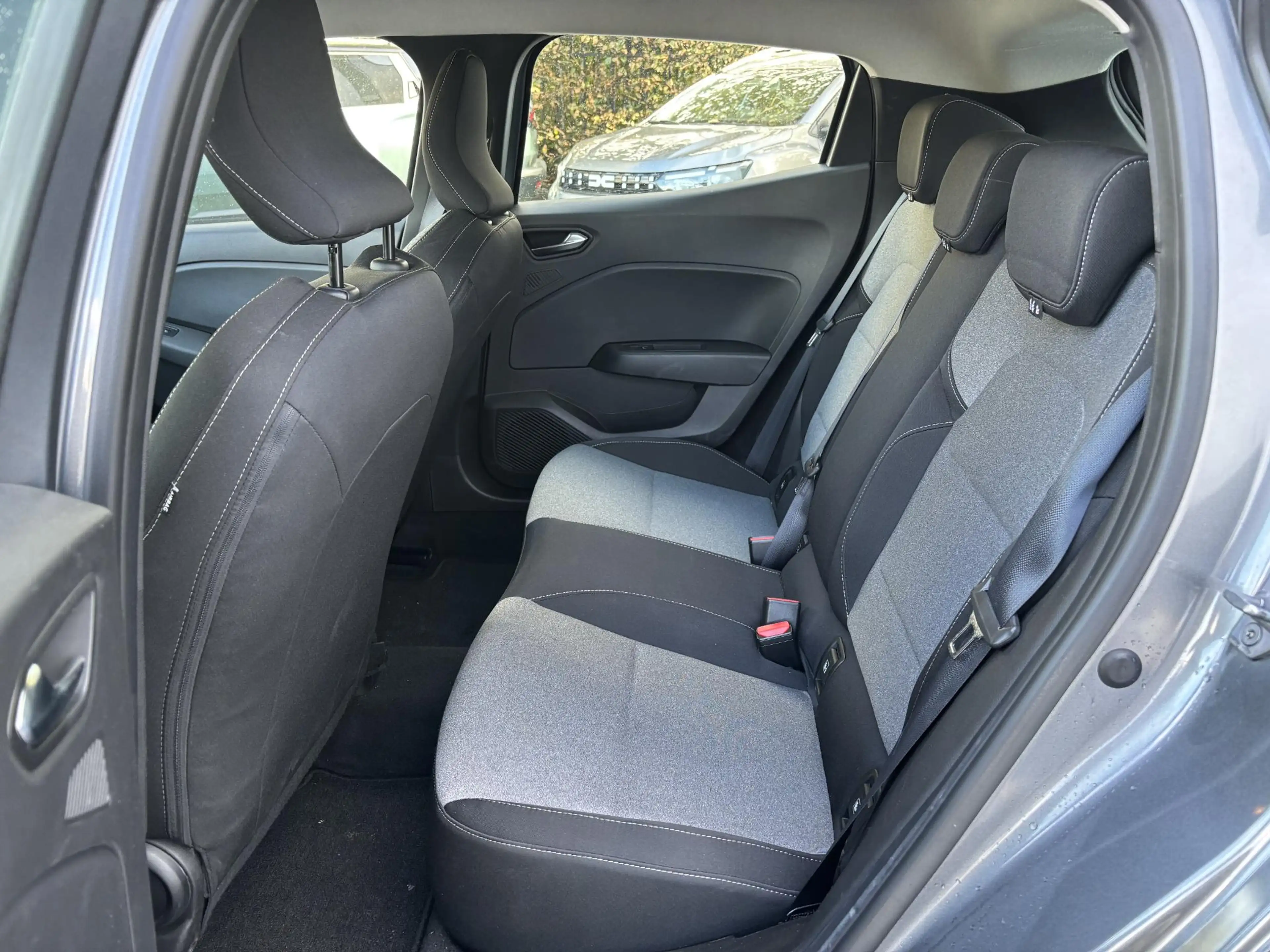 Renault Clio 1.0 TCe 90 GPF evolution l Pack Navigation l Achte — photo 8