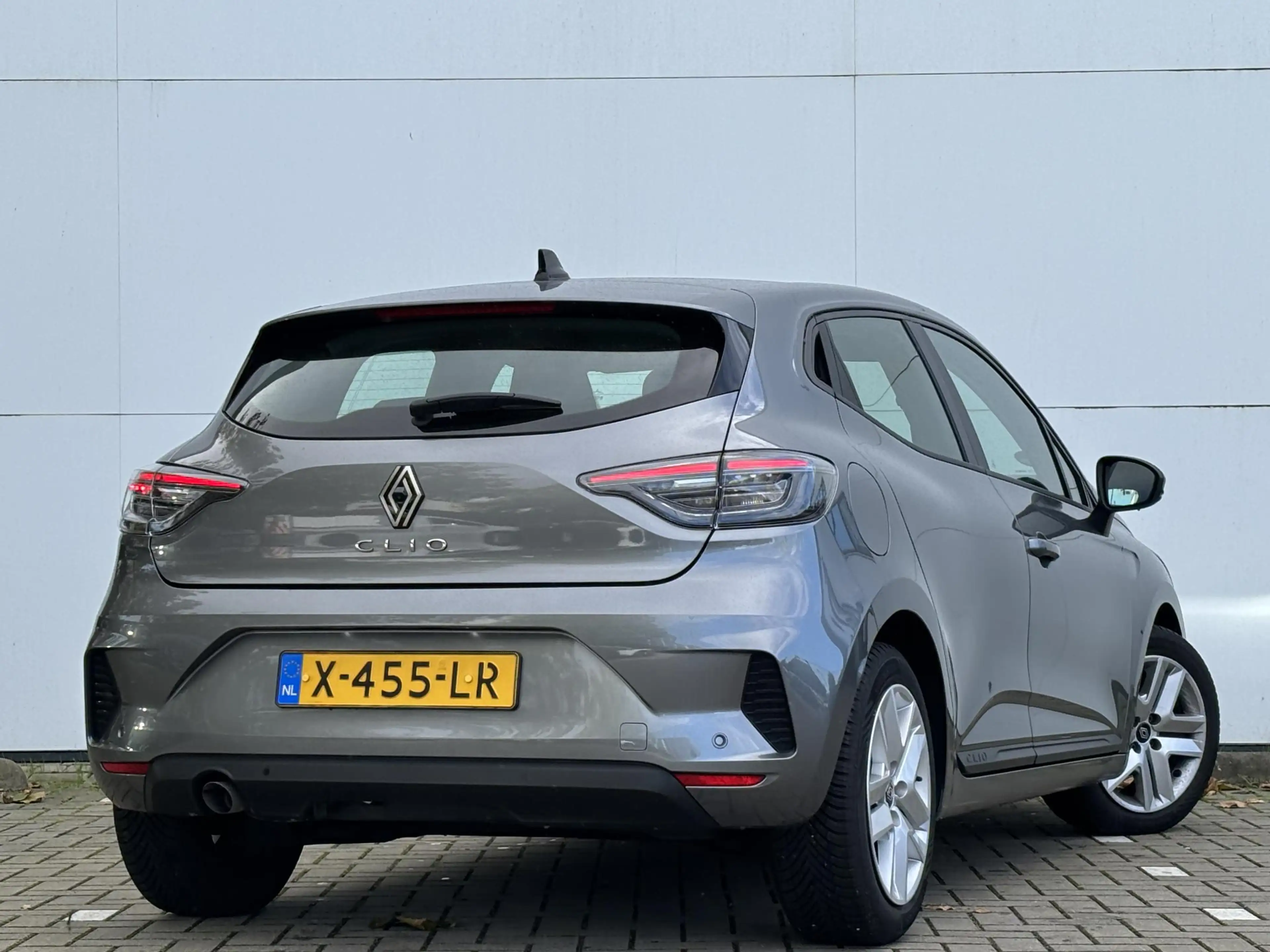 Renault Clio 1.0 TCe 90 GPF evolution l Pack Navigation l Achte — photo 2
