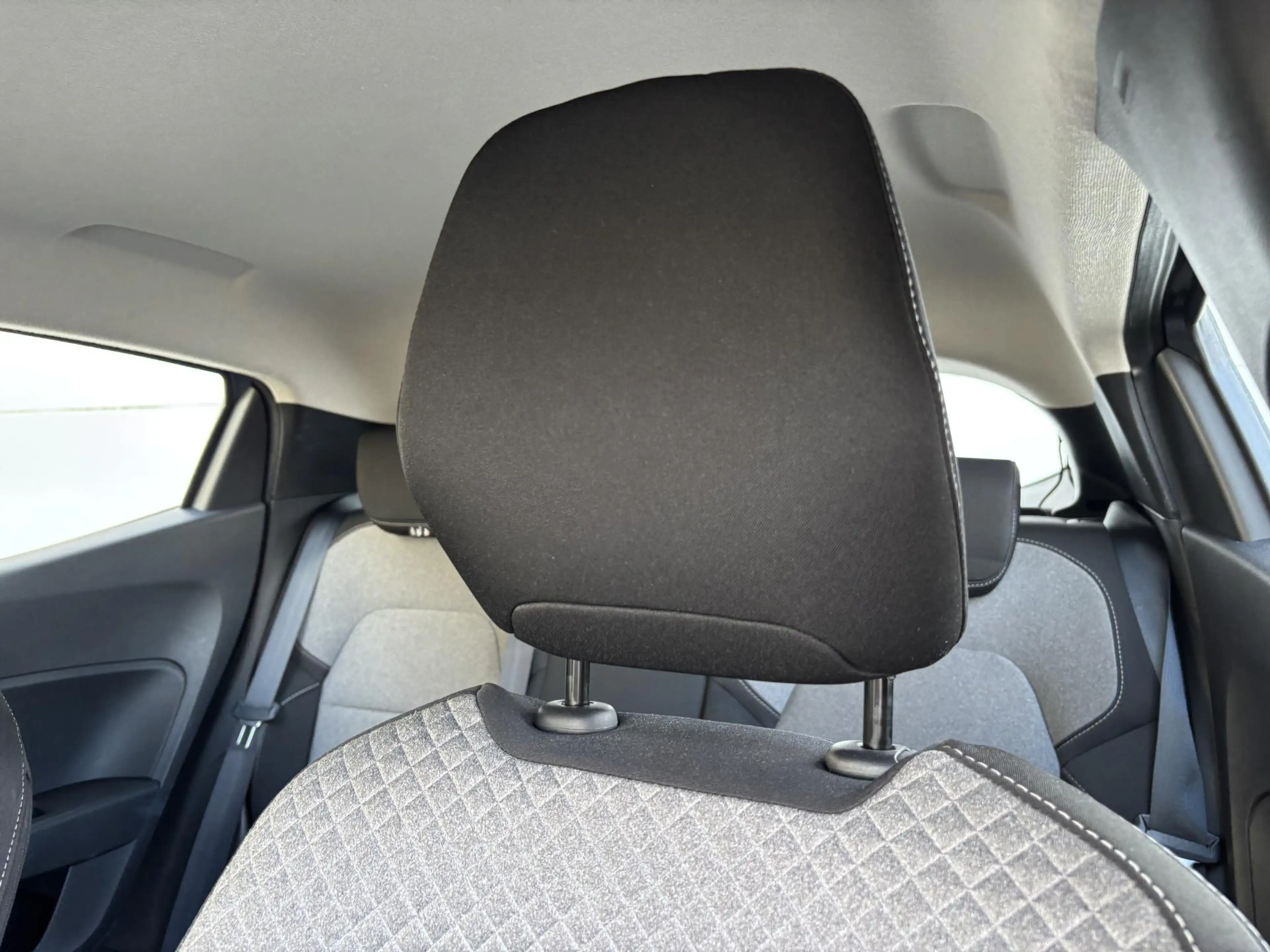 Renault Clio 1.0 TCe 90 GPF evolution l Pack Navigation l Achte — photo 24