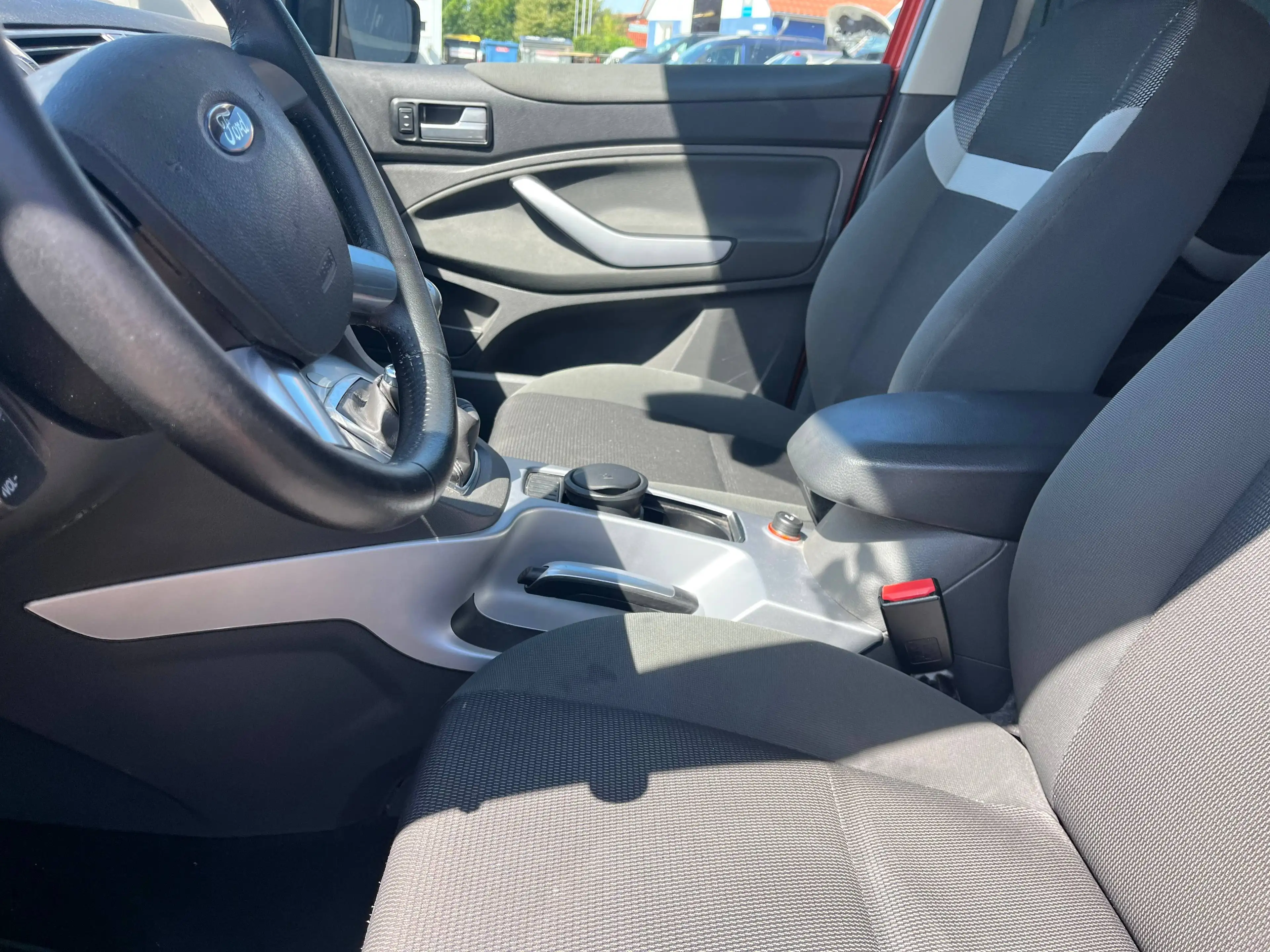 Ford Kuga 2.0 TDCi, EZ 11.2010, 140 PS, TÜV neu, 1. Hand, Alu — photo 12
