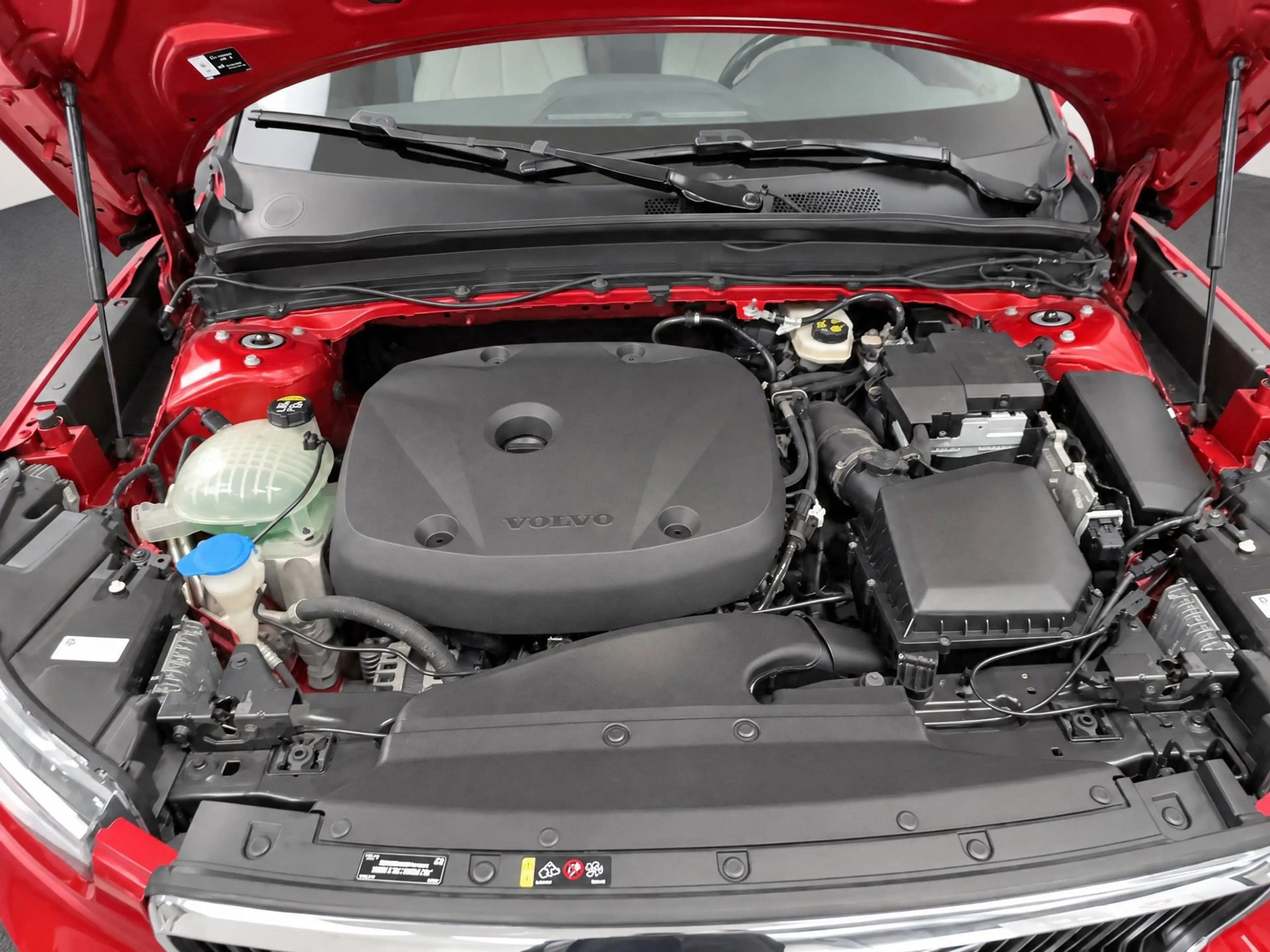 Volvo XC40 2.0 T4 Momentum // LEDER // PANO // El. TREKHAAK / — photo 24