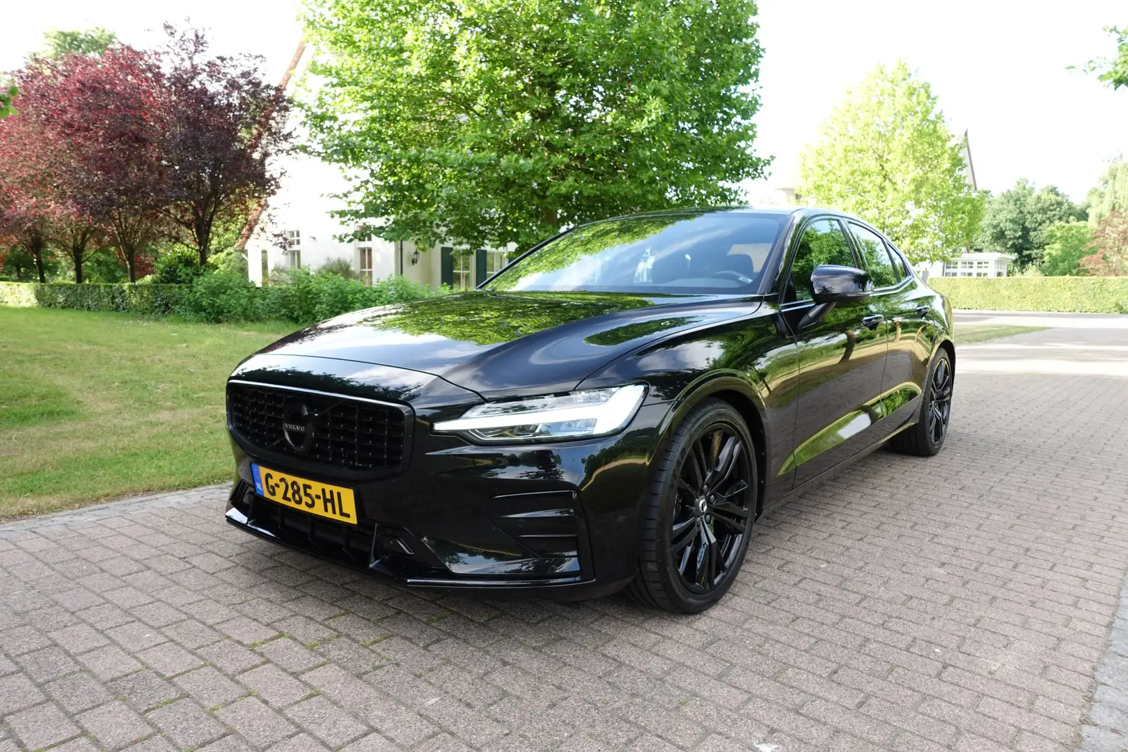 Volvo S60 2.0 T5 R-Design | Cruise control | Harman Kardon | Czarny - 2