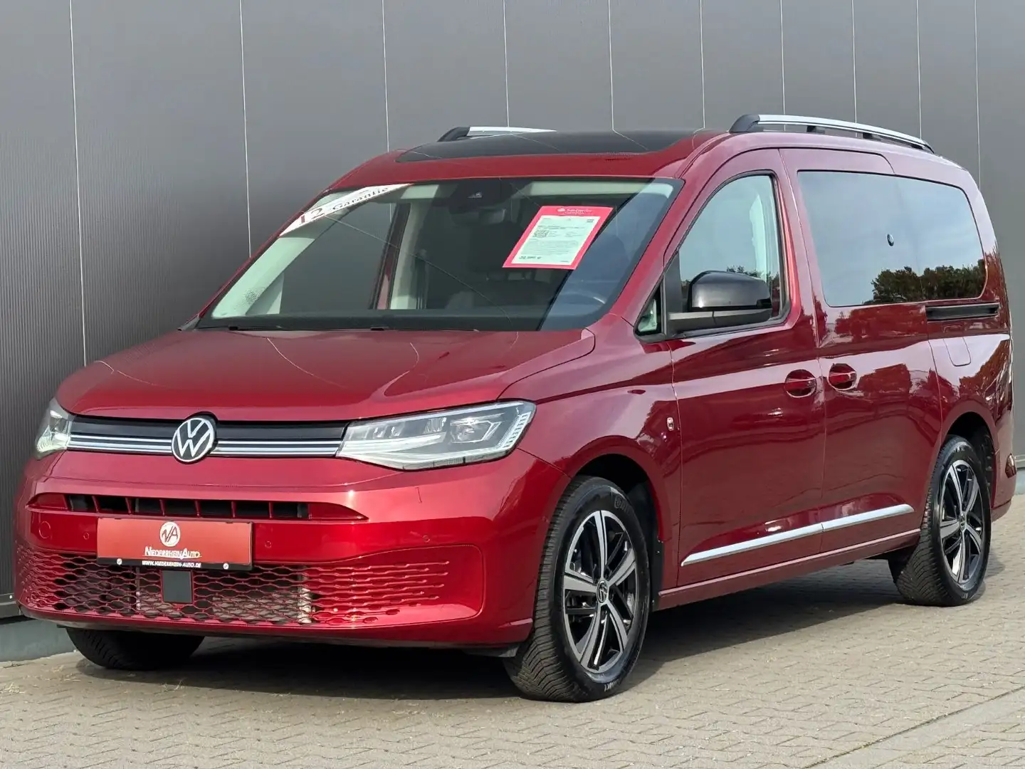 Volkswagen Caddy Maxi STYLE DSG 7-Si.LED Kam. Pano ACC AHK Rouge - 1