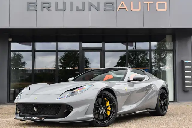 Ferrari 812