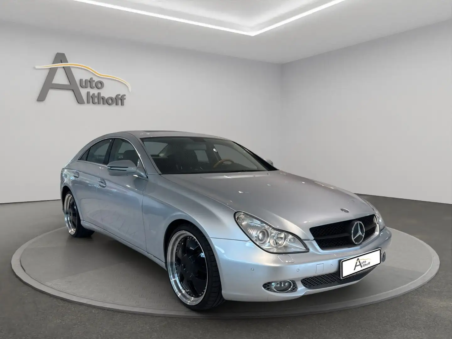 Mercedes-Benz CLS 350 SITZBEL SHZ PARK HARMANK WENIG KILOMETER Silber - 1