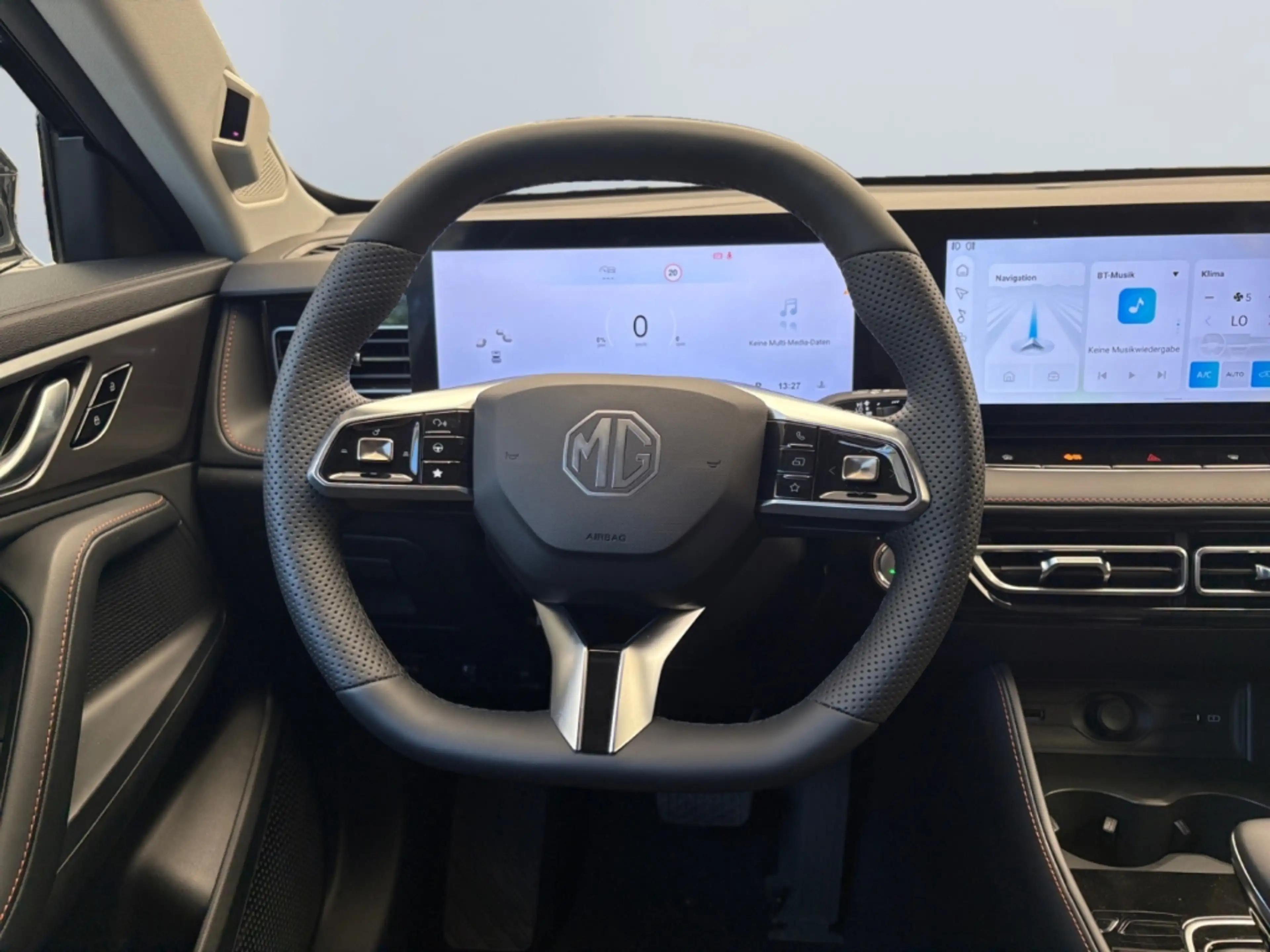 MG EHS 1.5 Luxury — photo 9