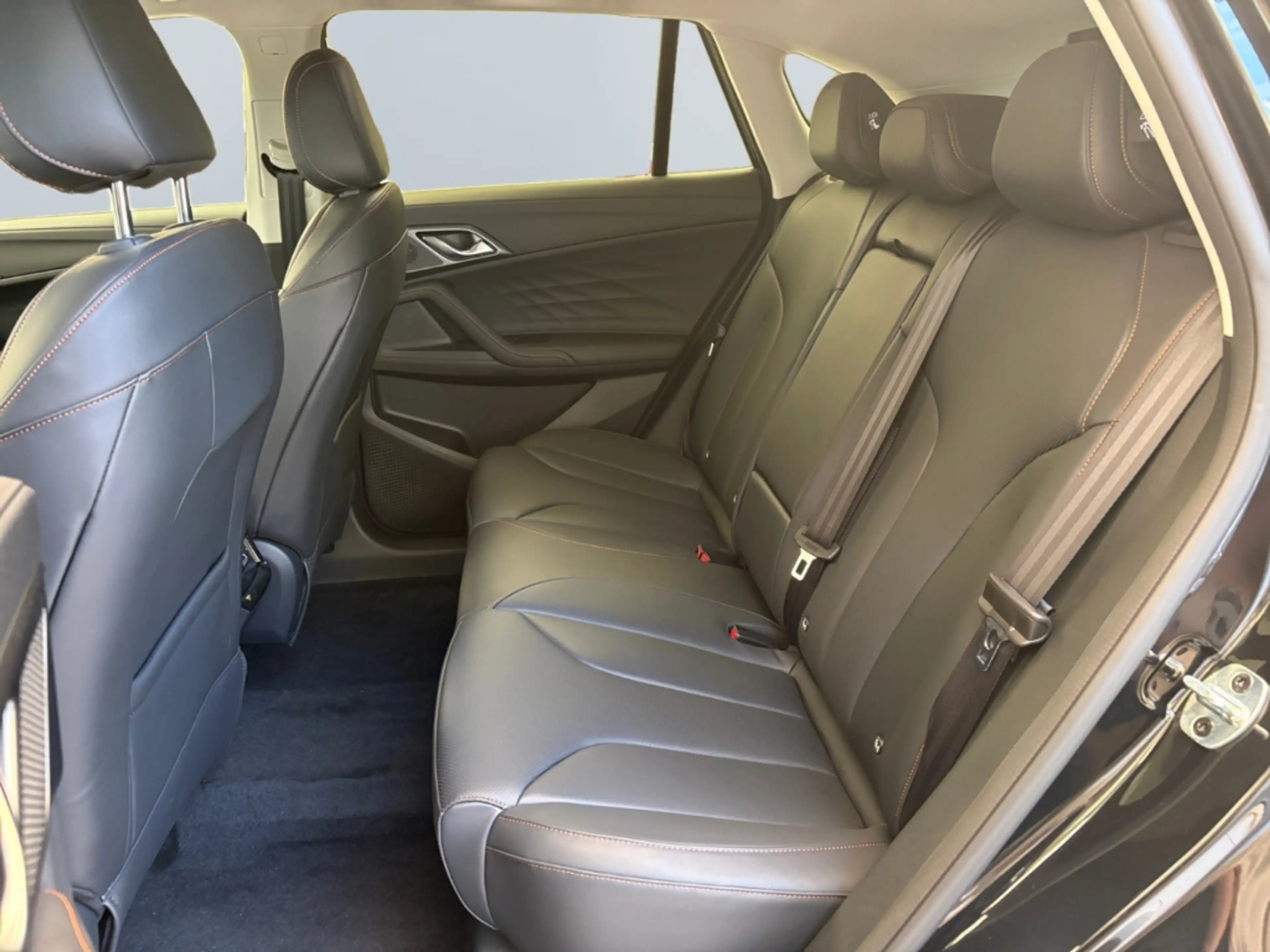 MG EHS 1.5 Luxury — photo 13