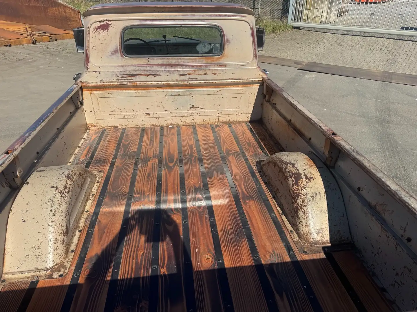 Chevrolet 2500 pick up Beige - 2