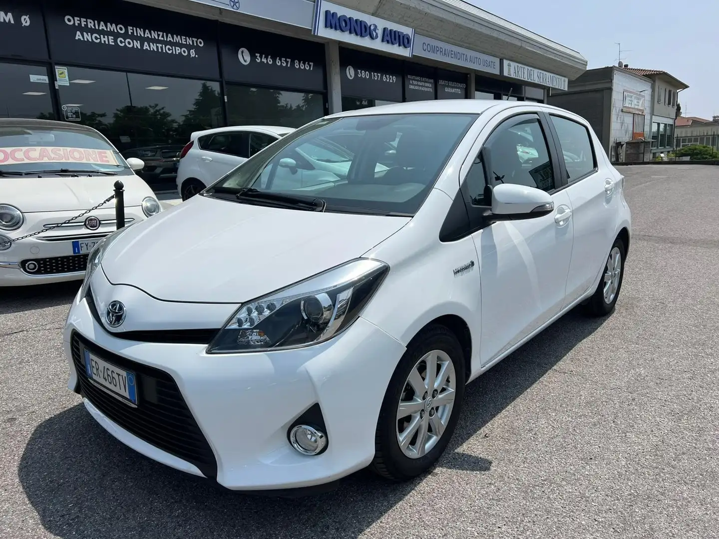 Toyota Yaris Yaris 5p 1.5h Lounge+ Bianco - 1