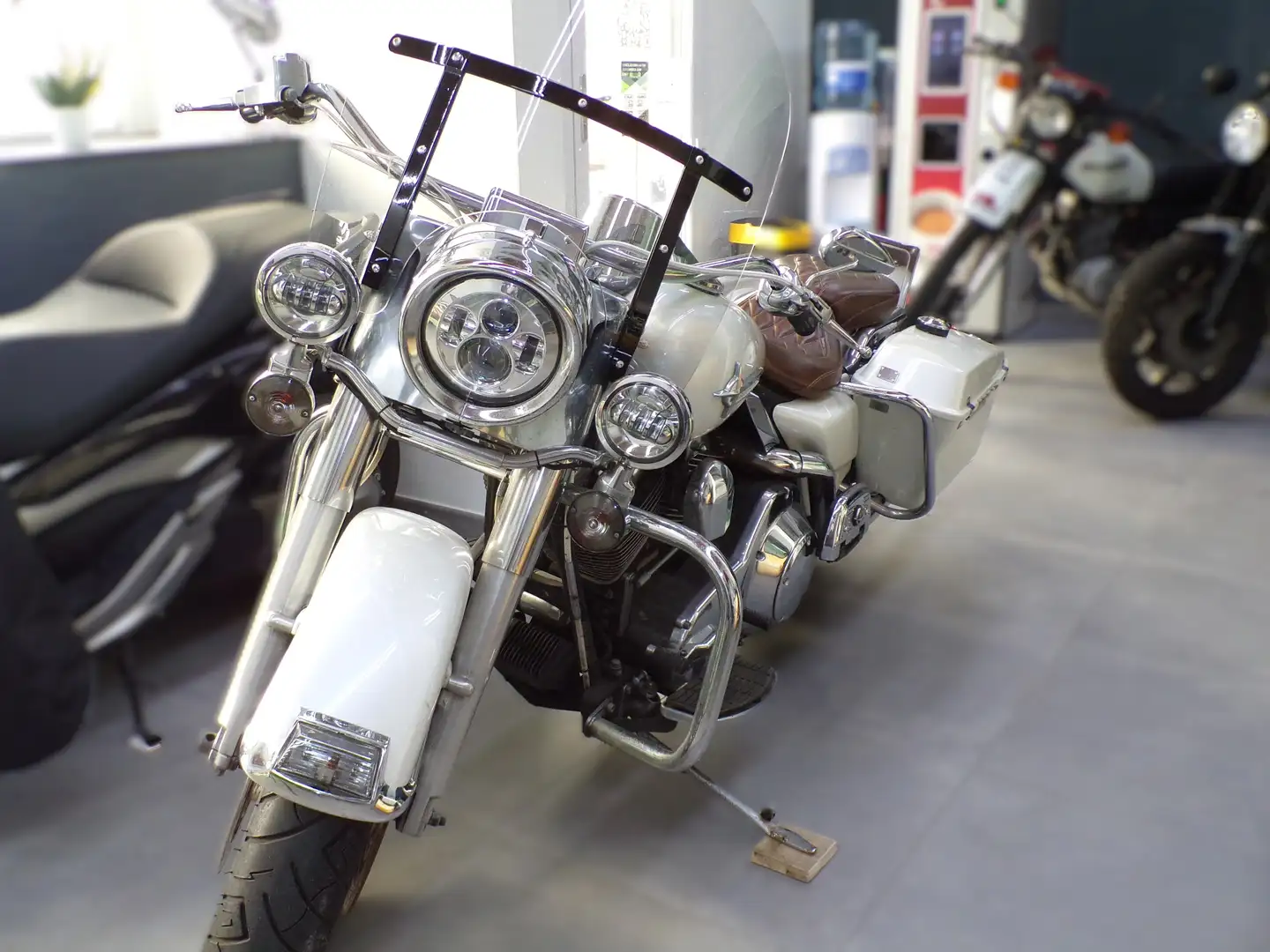 Harley-Davidson Road King Police Alb - 1