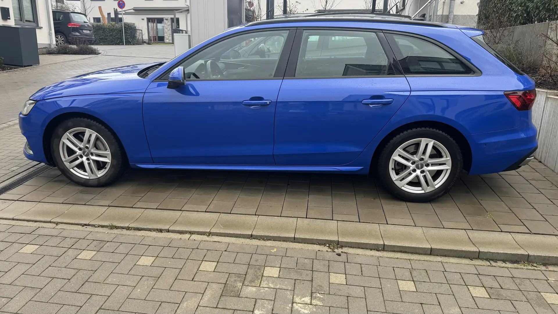 Audi A4 45 TFSI quattro advanced Blau - 2