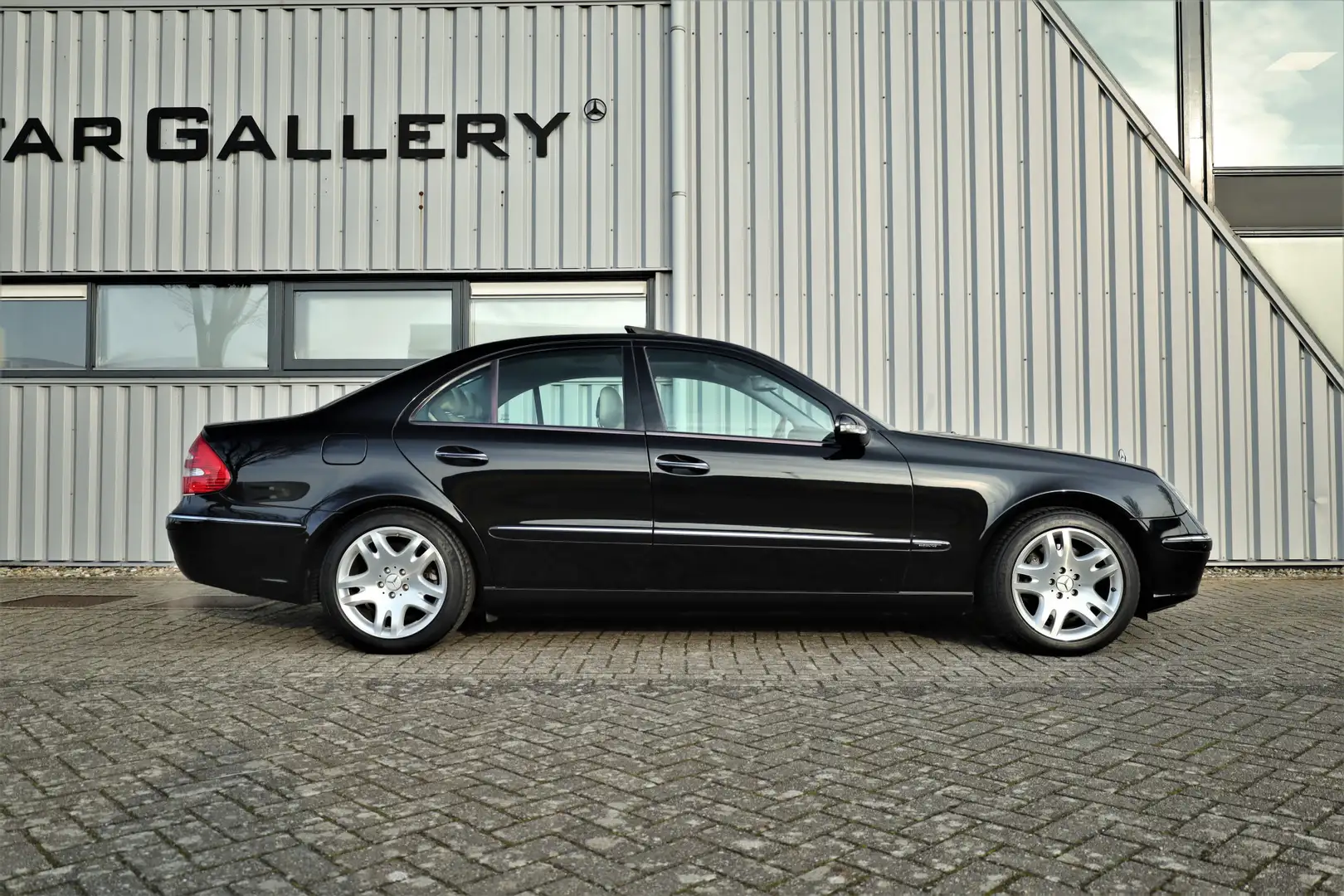 Mercedes-Benz E 500 E Elegance Designo Youngtimer Schwarz - 2