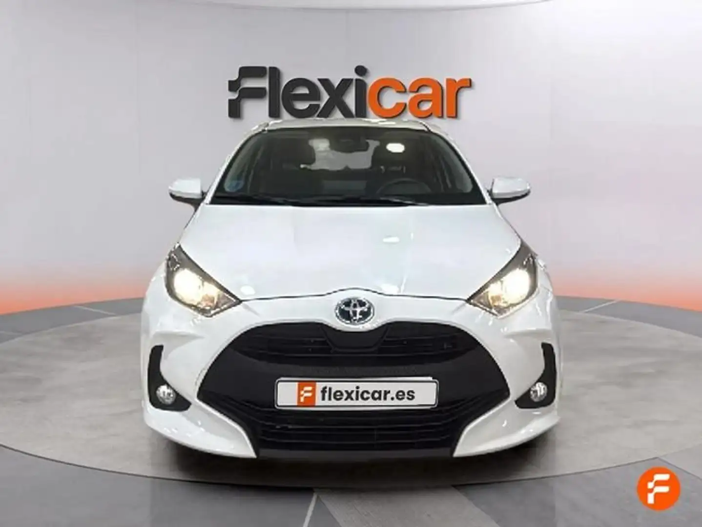 Toyota Yaris 120H 1.5 Active Tech Blanco - 2