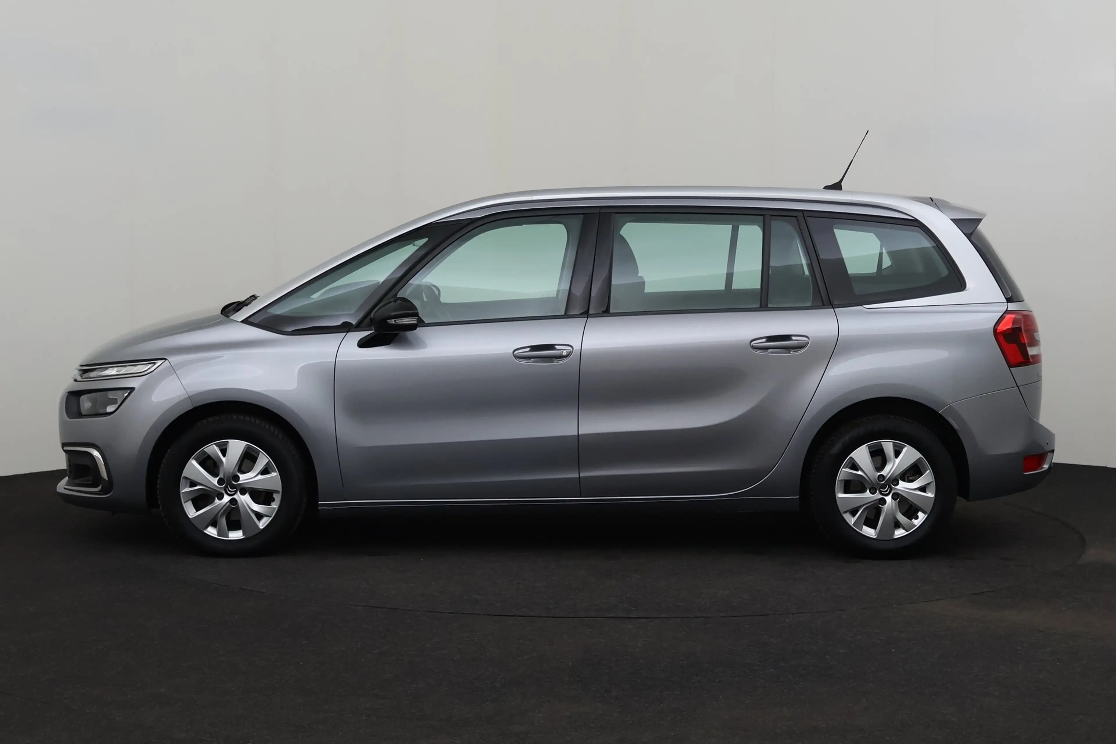 Citroen Spacetourer 1.2 130 EAT8 Feel — photo 2