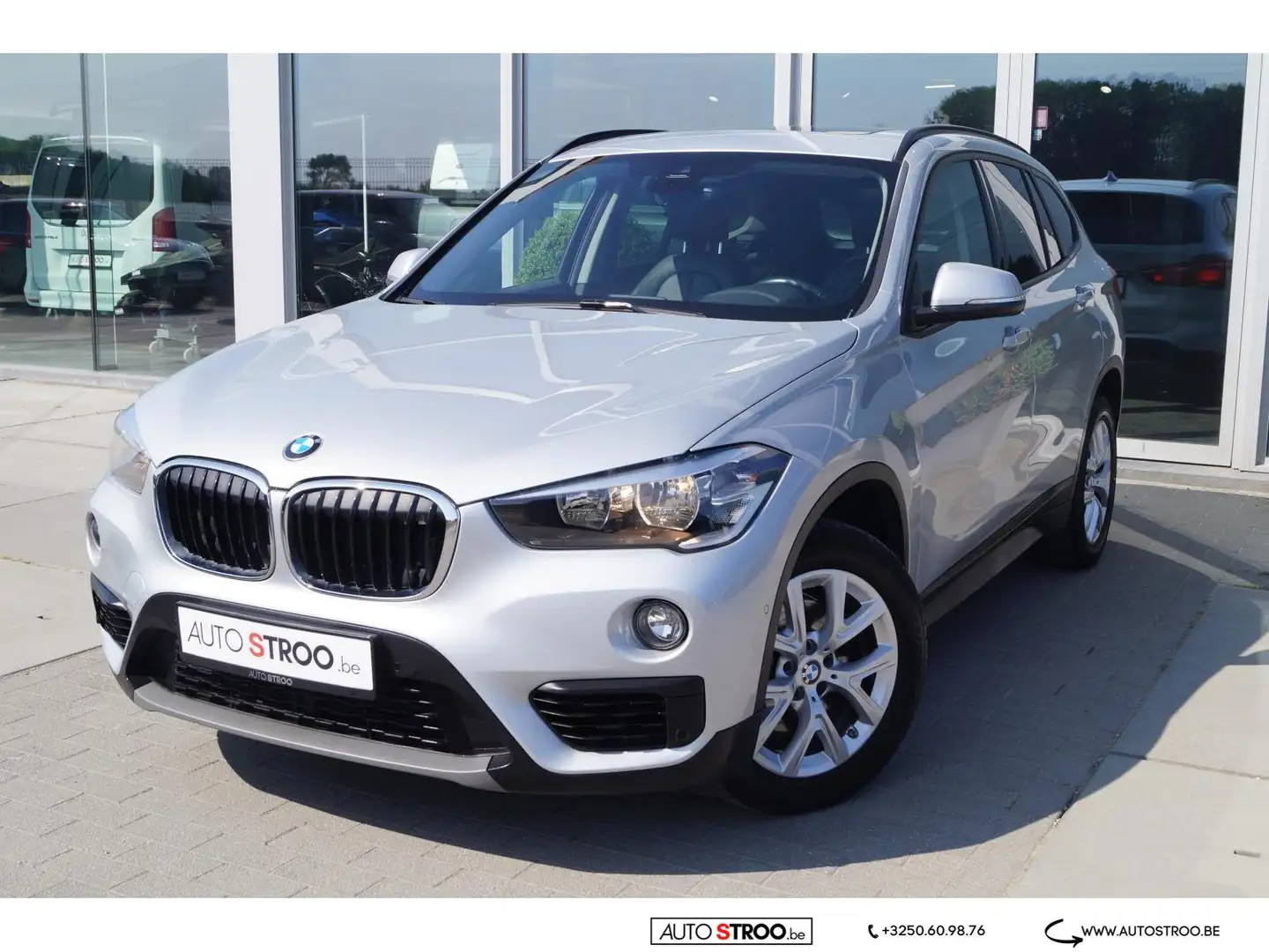 BMW X1 sDrive18i AUT. PANO l LEDER l NAVI Zilver - 2