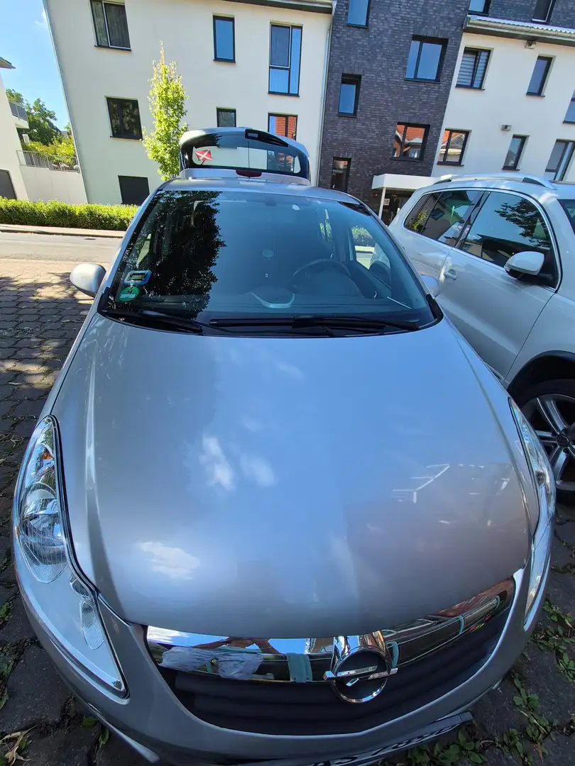 Opel Corsa Corsa 1.2 16V Color Edition Серебристый - 1
