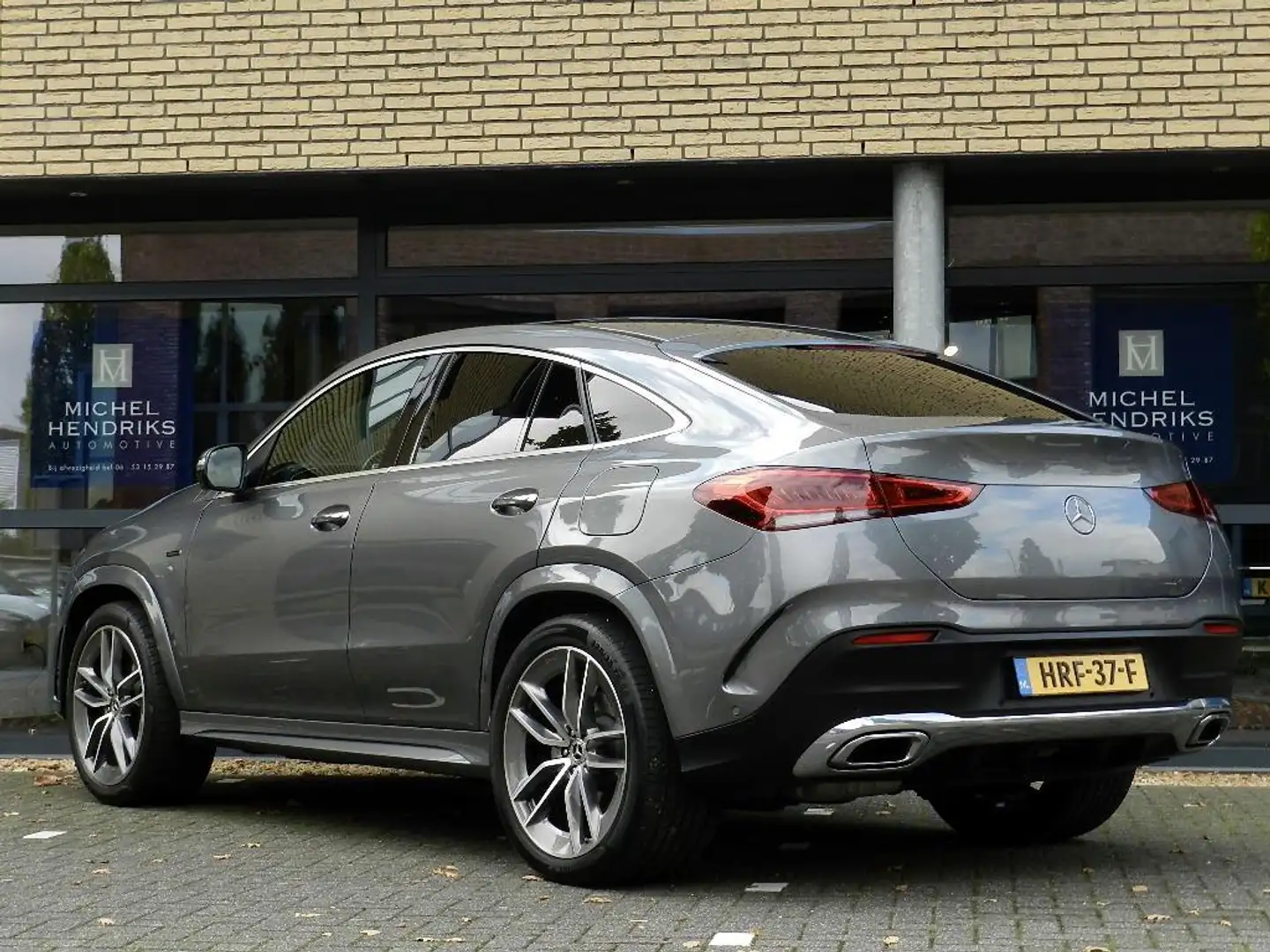 Mercedes-Benz GLE 350 Coupé de 4MATIC Premium Plus AMG Edition Grijs - 2