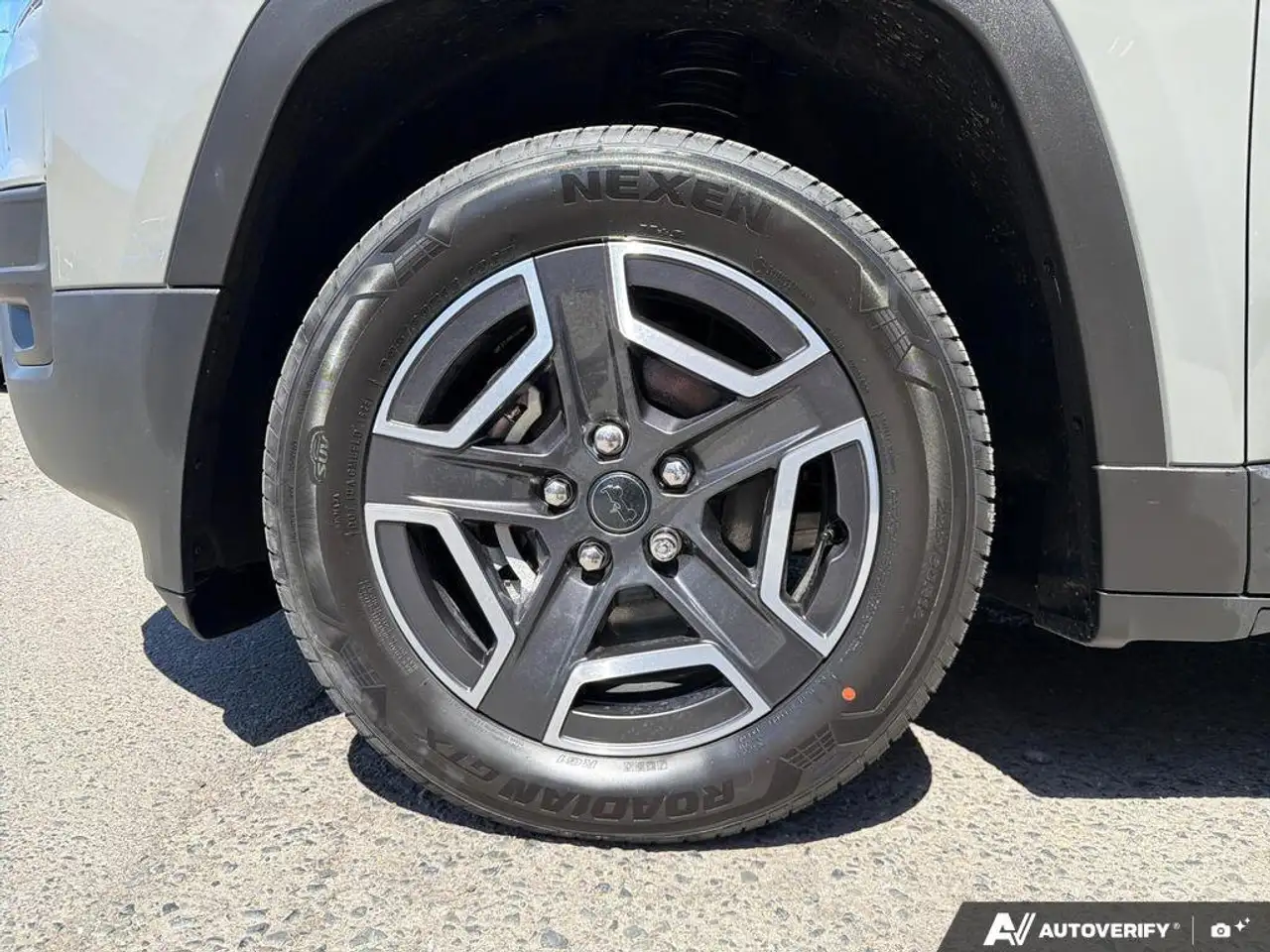 Jeep Cherokee photo Jeep Cherokee