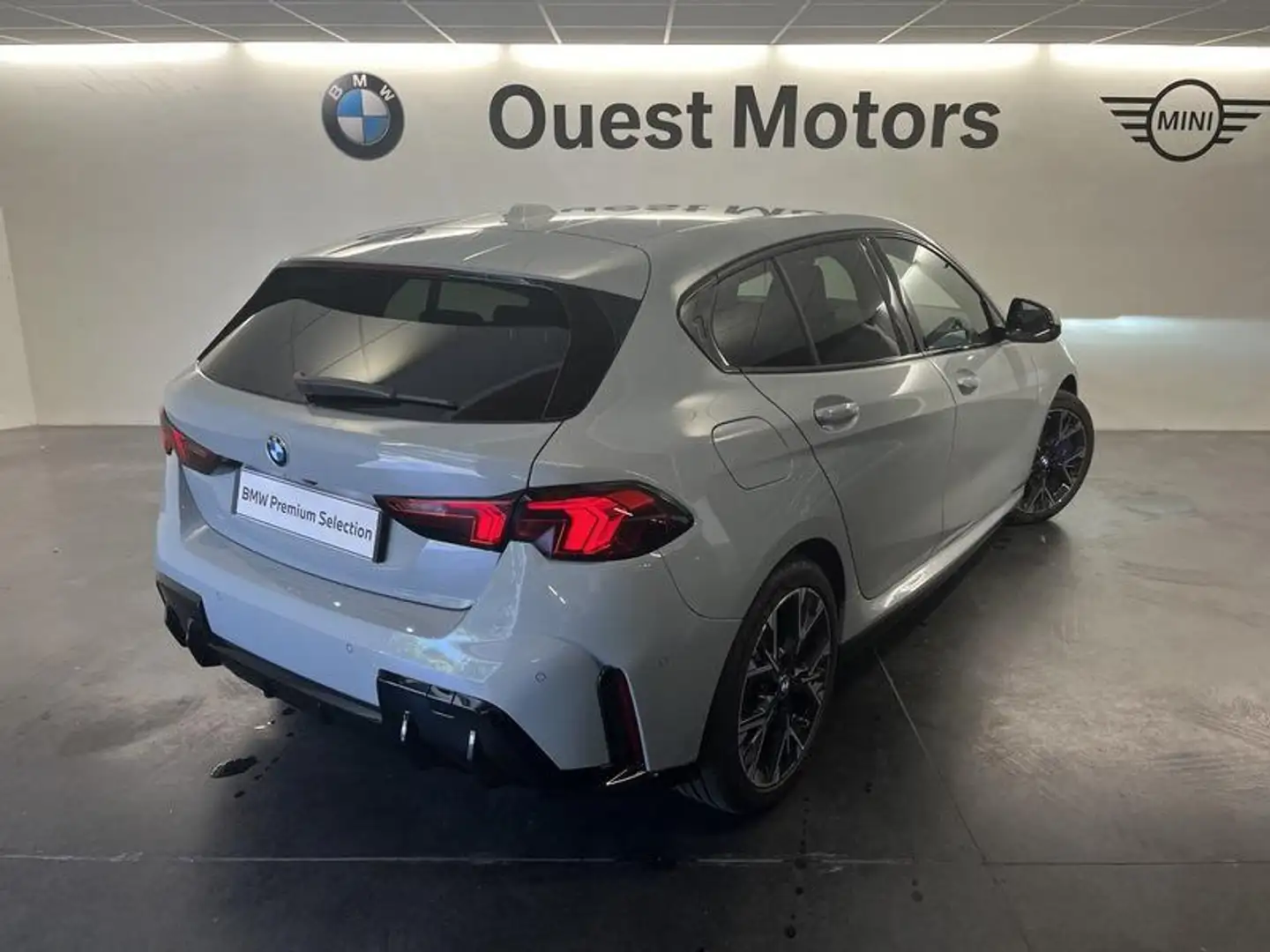 BMW 120 120dA 163ch M Sport DKG7 Gris - 2