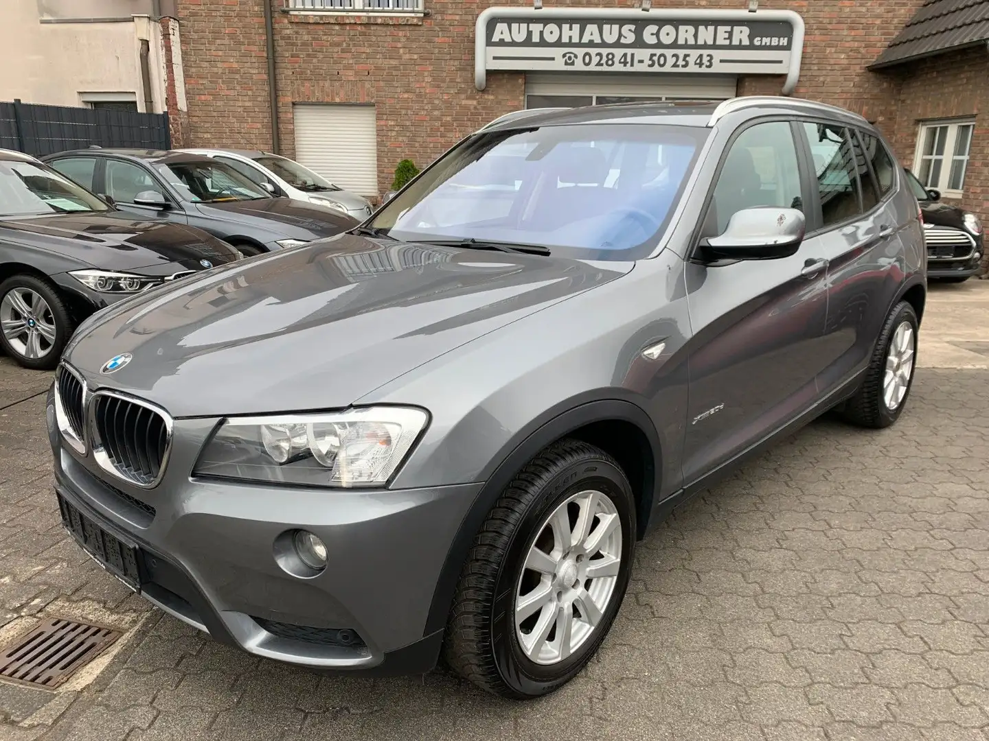 BMW X3 xDrive 20 d Panoramadach aus 1.Hand Gris - 1