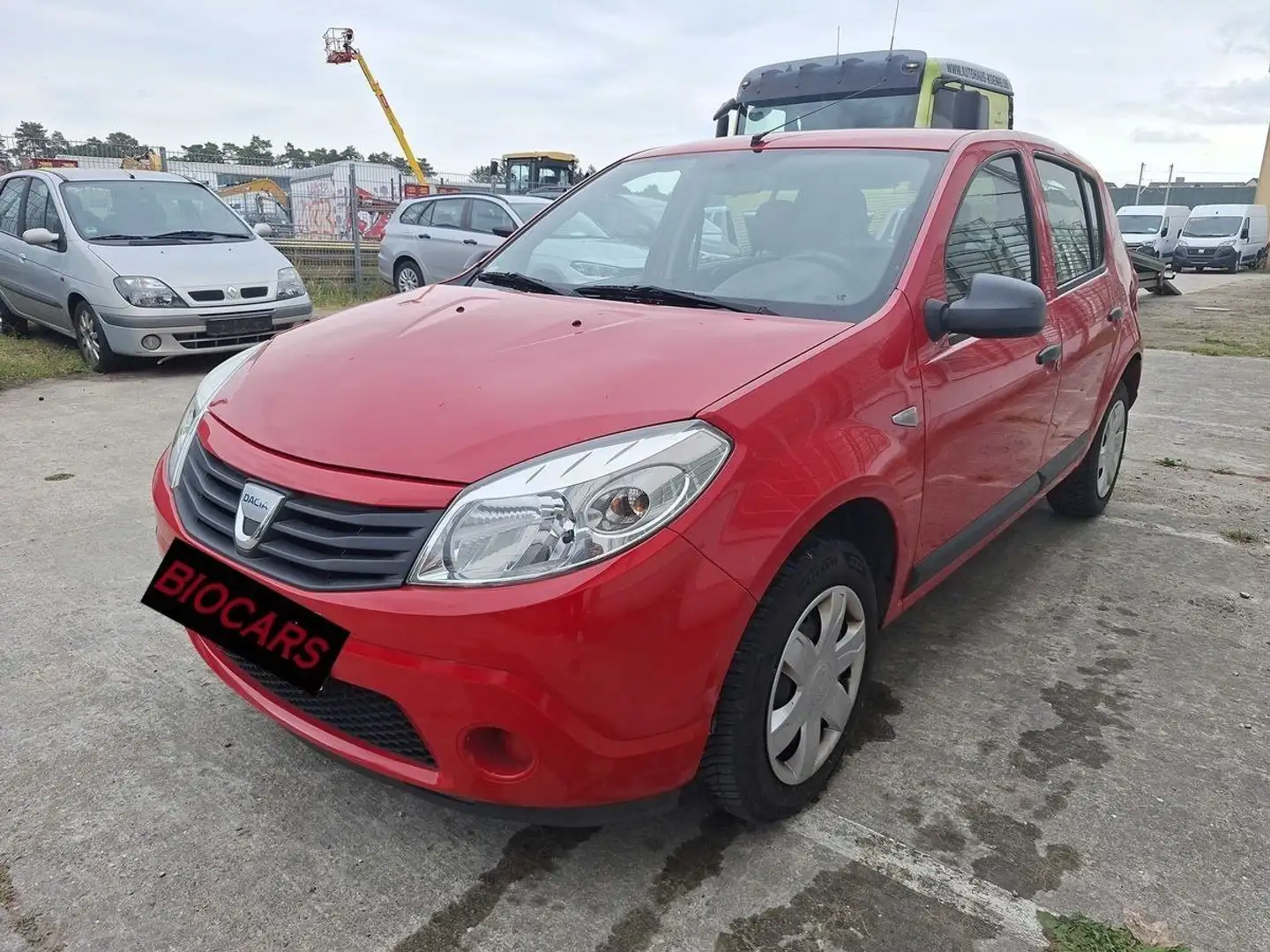 Dacia Sandero 1.2 Ambiance Rouge - 1
