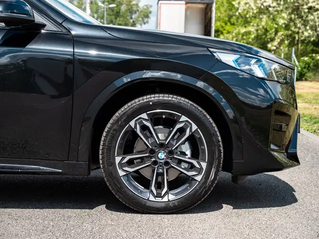 BMW X2 view 10