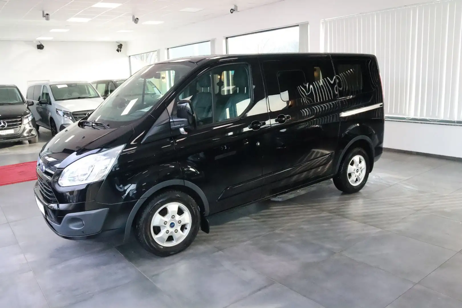 Ford Transit Custom 2.0 Titanium * 6-SITZER + LEDER * Noir - 1