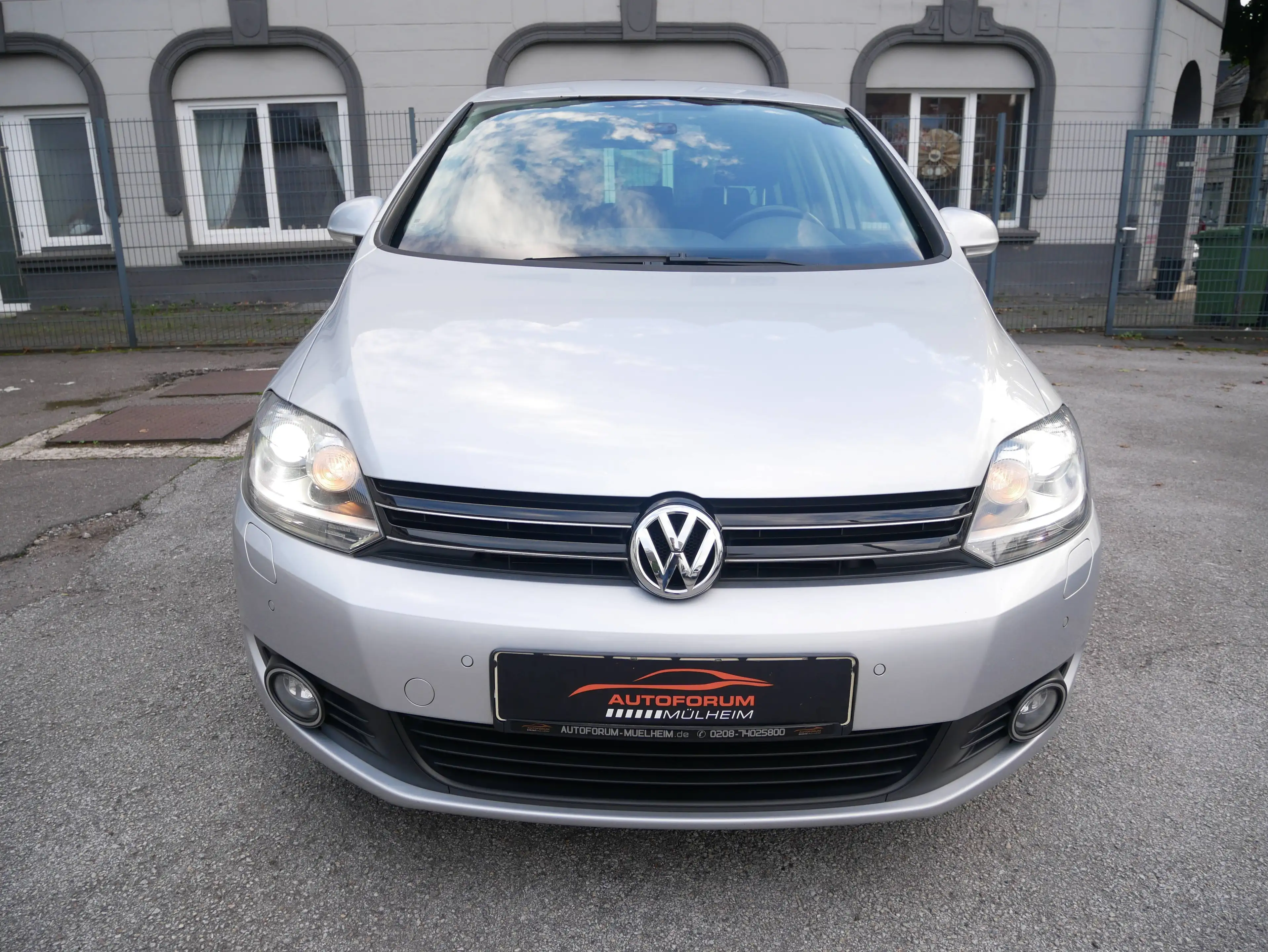 Volkswagen Golf Plus Team Bi-Xenon Navi STHZ MFL PDC 17Zoll Alu AHK VW Soundsystem Sport-Fahrwerk Bluetooth Climatronic — photo 8