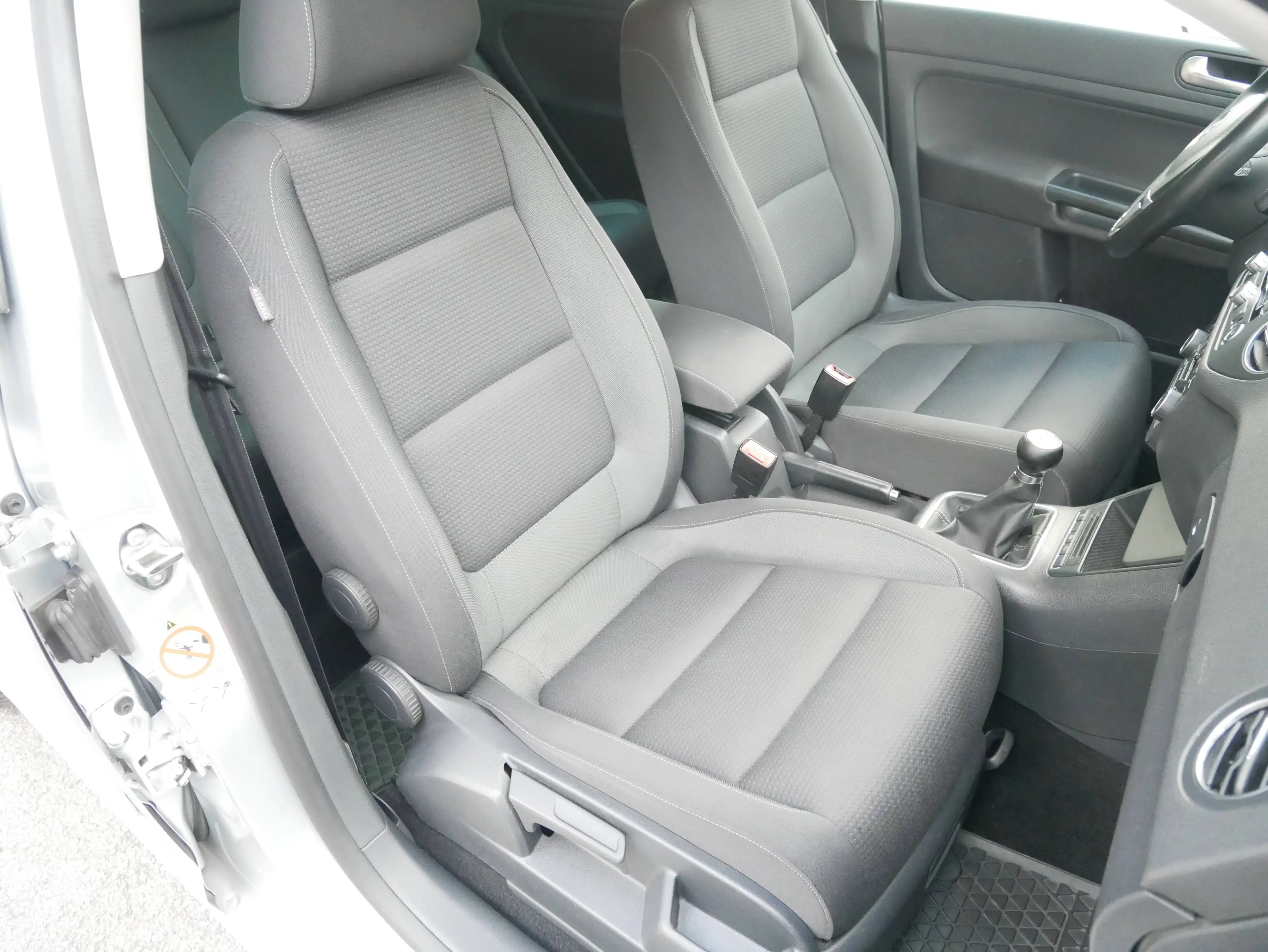 Volkswagen Golf Plus Team Bi-Xenon Navi STHZ MFL PDC 17Zoll Alu AHK VW Soundsystem Sport-Fahrwerk Bluetooth Climatronic — photo 14