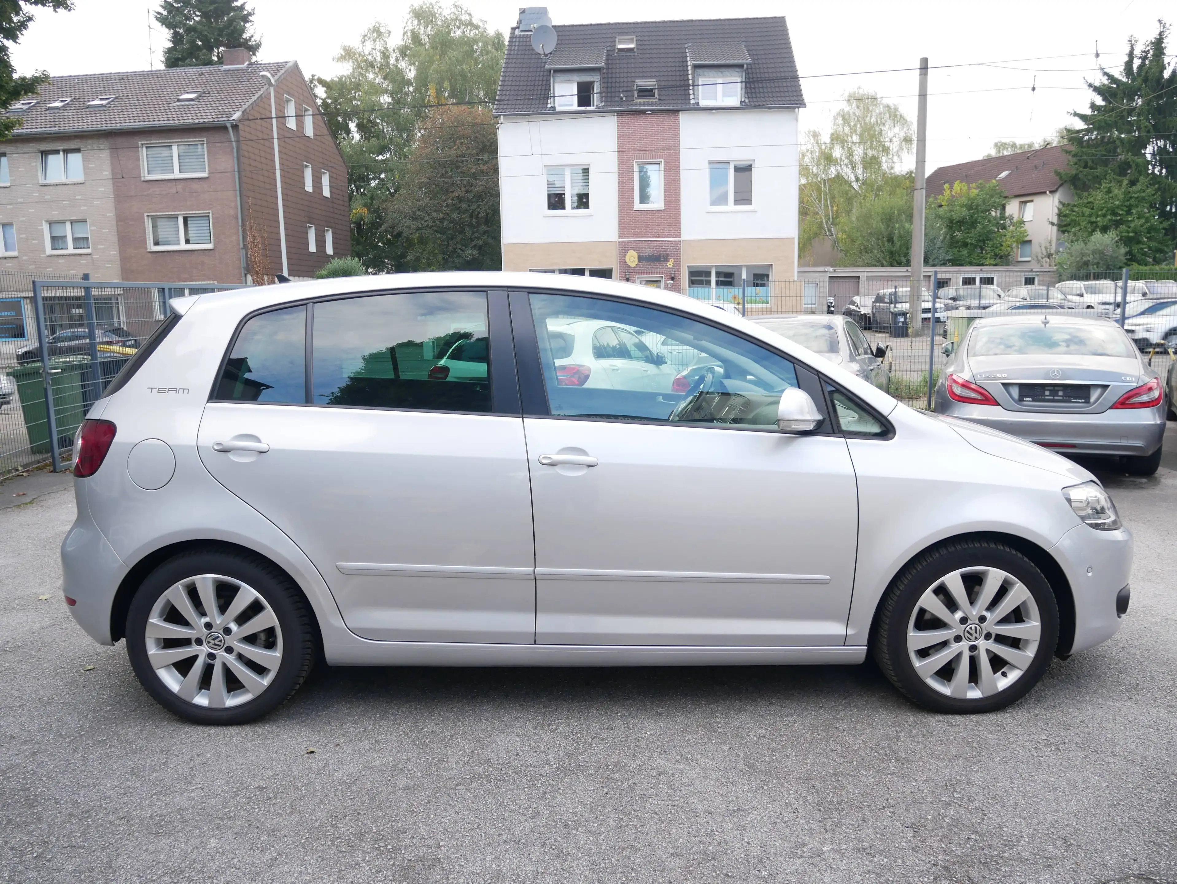 Volkswagen Golf Plus Team Bi-Xenon Navi STHZ MFL PDC 17Zoll Alu AHK VW Soundsystem Sport-Fahrwerk Bluetooth Climatronic — photo 6