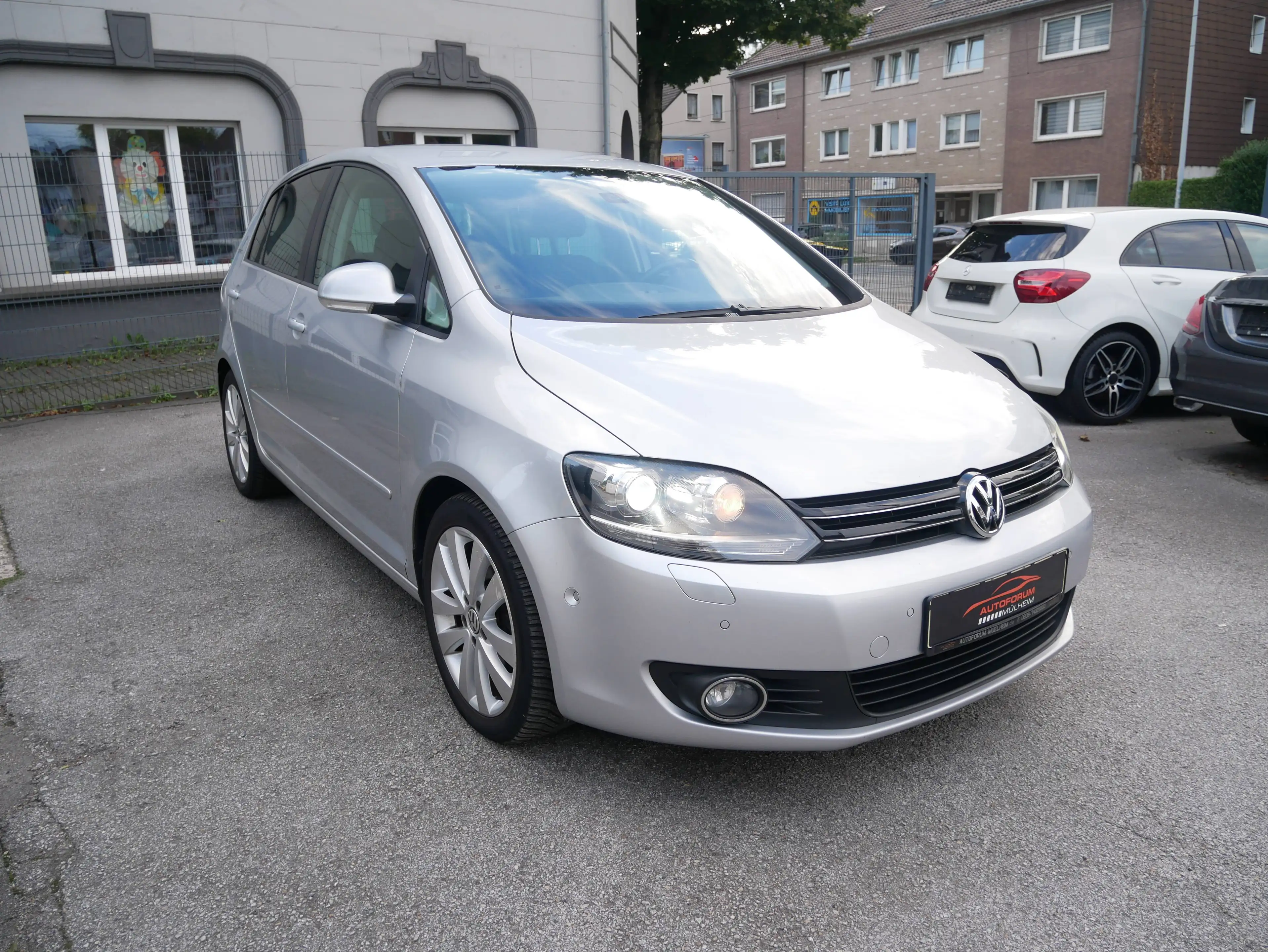 Volkswagen Golf Plus Team Bi-Xenon Navi STHZ MFL PDC 17Zoll Alu AHK VW Soundsystem Sport-Fahrwerk Bluetooth Climatronic — photo 7