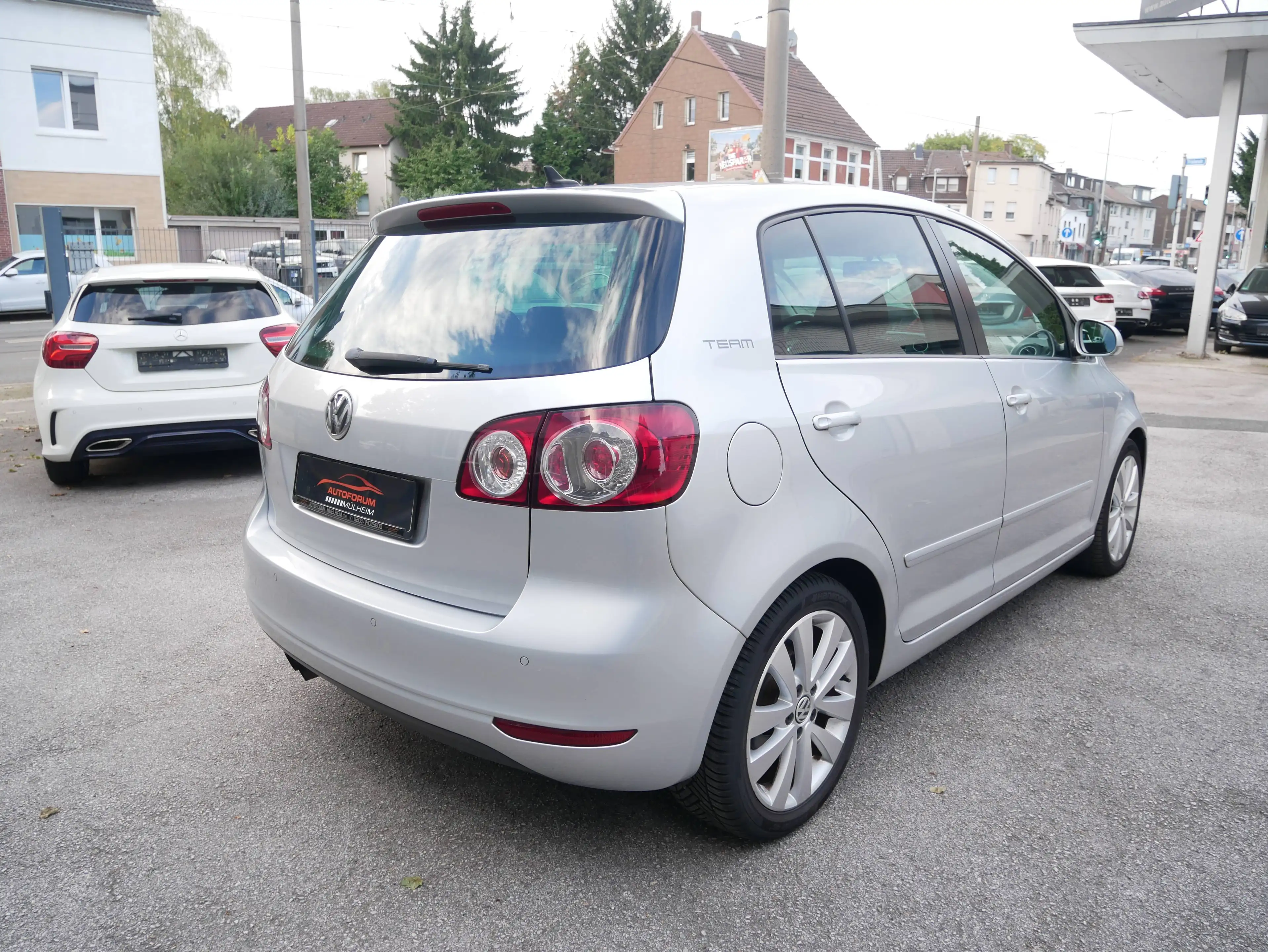 Volkswagen Golf Plus Team Bi-Xenon Navi STHZ MFL PDC 17Zoll Alu AHK VW Soundsystem Sport-Fahrwerk Bluetooth Climatronic — photo 5