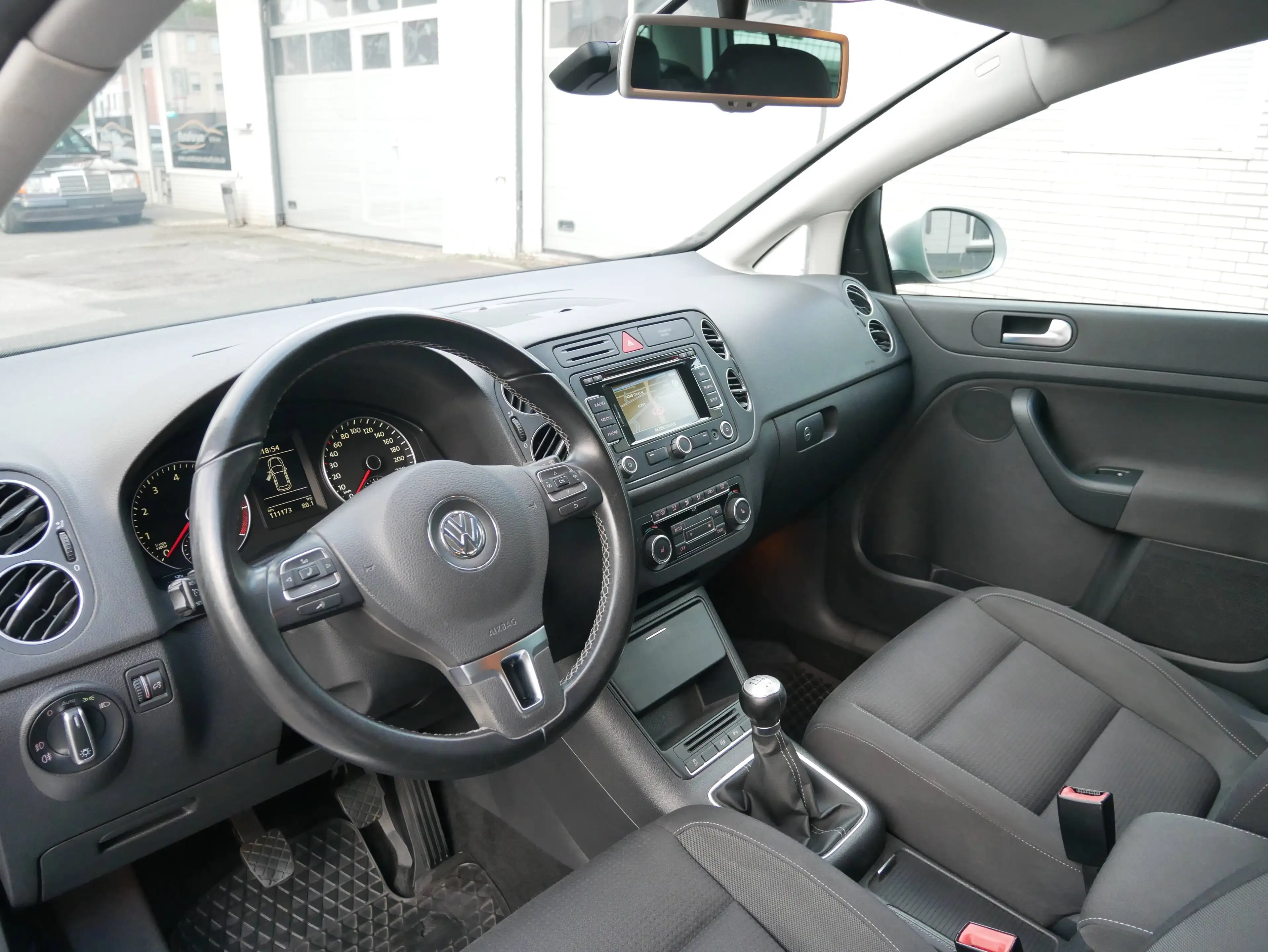 Volkswagen Golf Plus Team Bi-Xenon Navi STHZ MFL PDC 17Zoll Alu AHK VW Soundsystem Sport-Fahrwerk Bluetooth Climatronic — photo 9