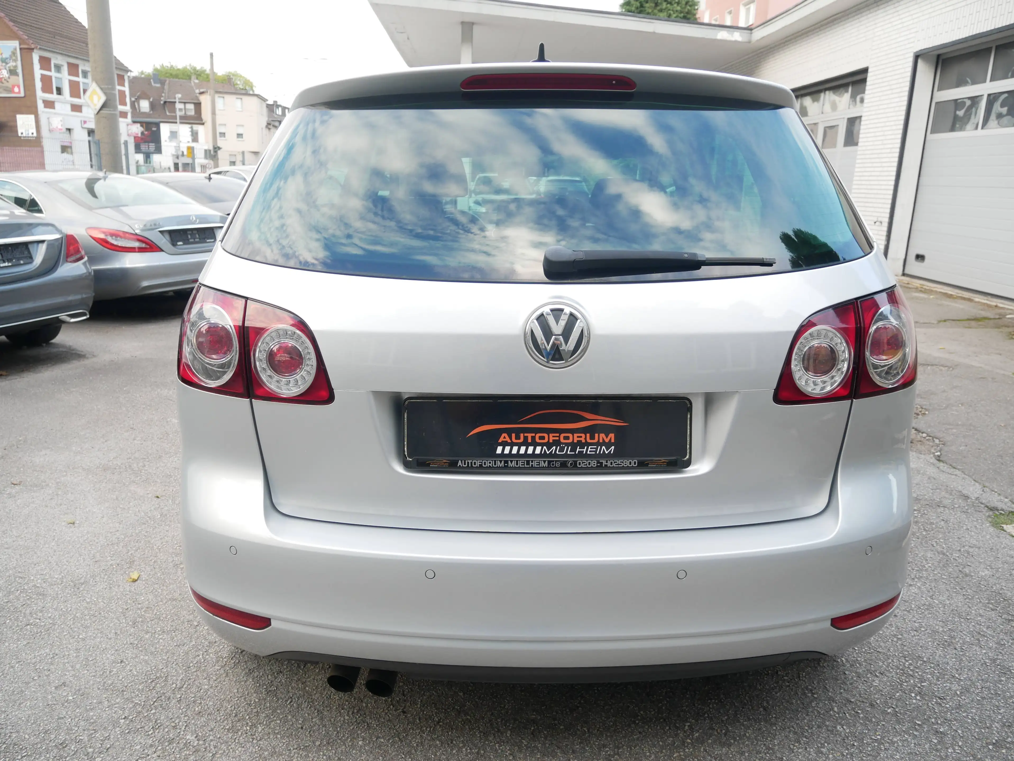 Volkswagen Golf Plus Team Bi-Xenon Navi STHZ MFL PDC 17Zoll Alu AHK VW Soundsystem Sport-Fahrwerk Bluetooth Climatronic — photo 4