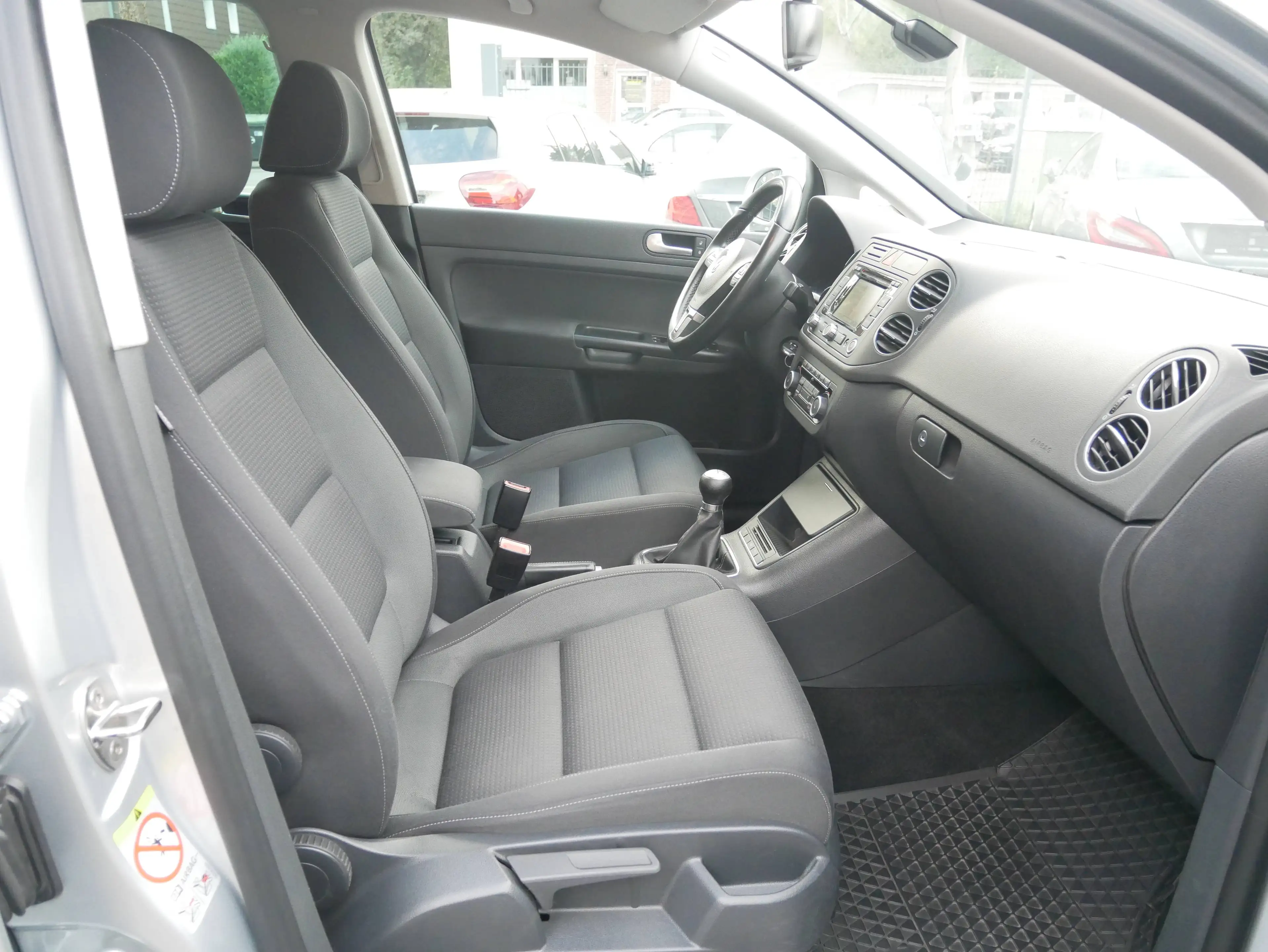 Volkswagen Golf Plus Team Bi-Xenon Navi STHZ MFL PDC 17Zoll Alu AHK VW Soundsystem Sport-Fahrwerk Bluetooth Climatronic — photo 13