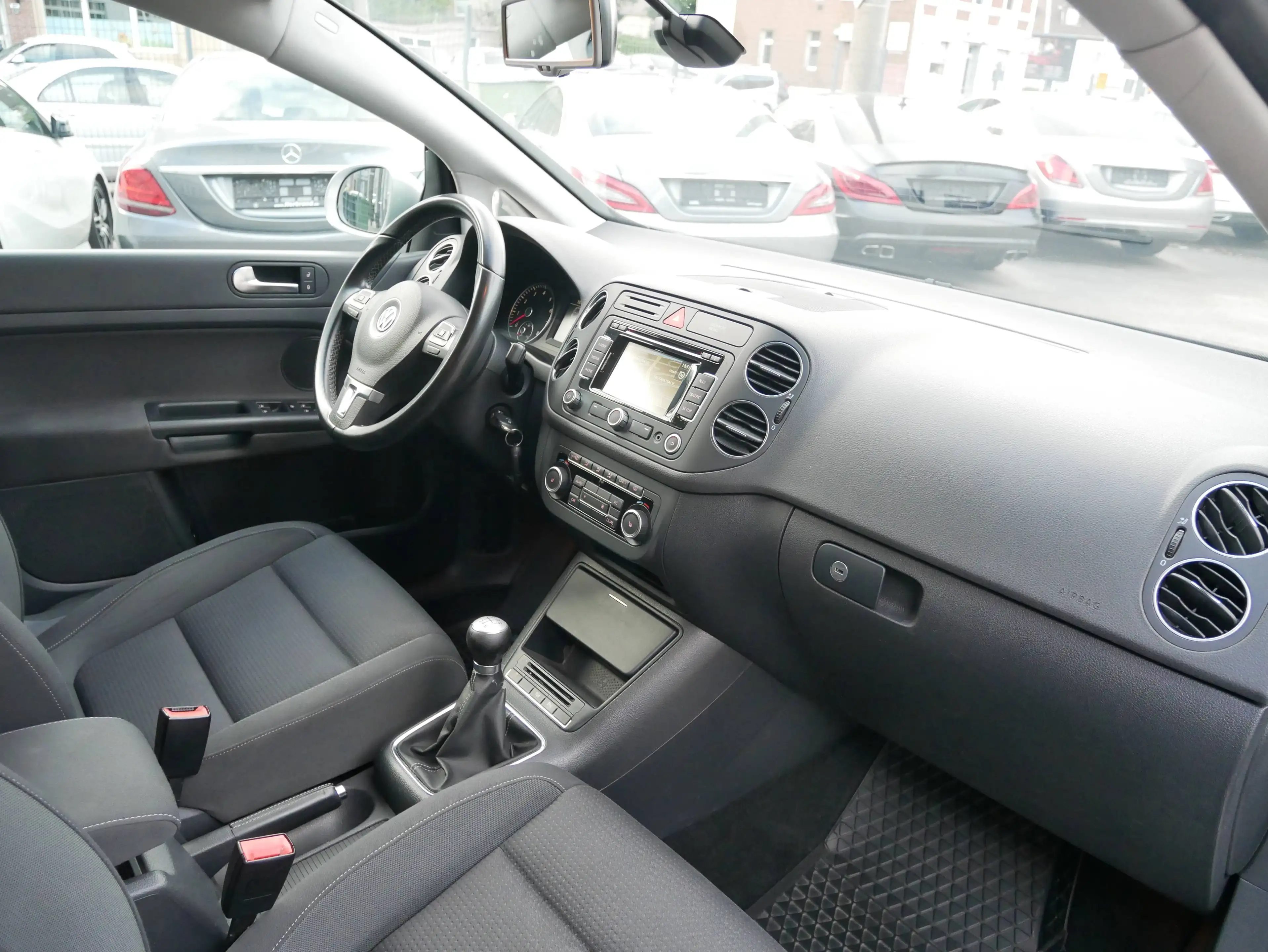 Volkswagen Golf Plus Team Bi-Xenon Navi STHZ MFL PDC 17Zoll Alu AHK VW Soundsystem Sport-Fahrwerk Bluetooth Climatronic — photo 12