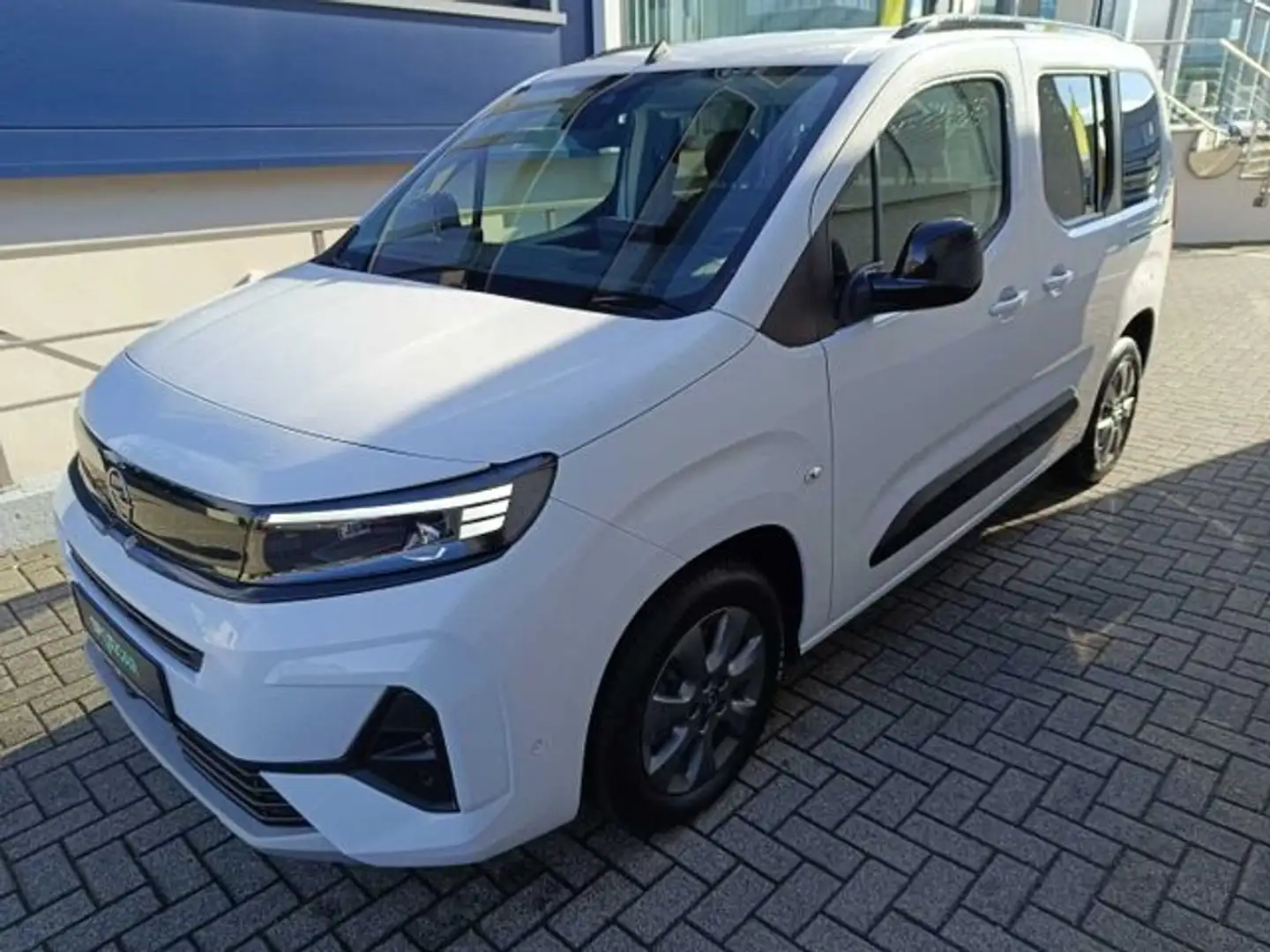 Opel Combo Life Facelift Navi SHZ RFK ACC Weiß - 2