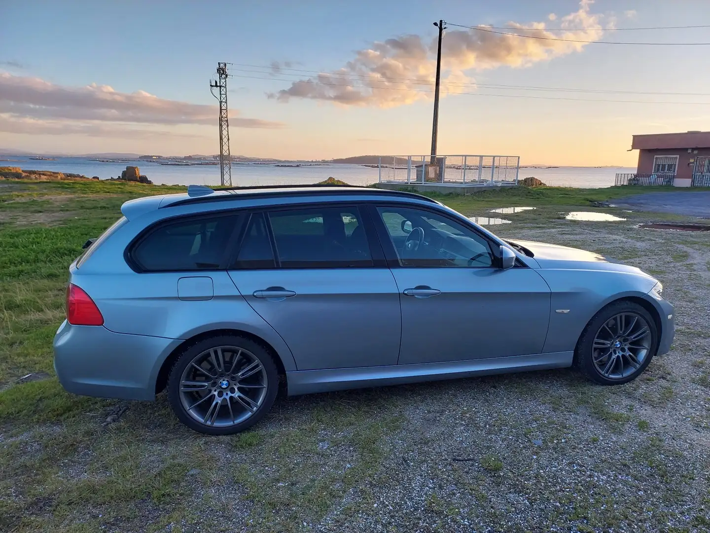 BMW 330 330dA xDrive Touring - 1