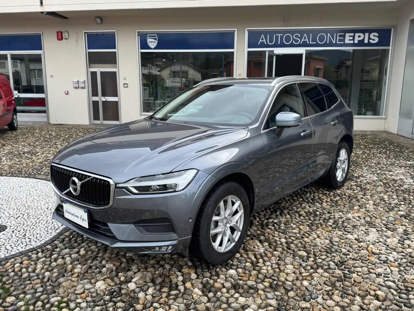 Volvo XC60 B5 (d) AWD Geartronic Momentum Gris - 1
