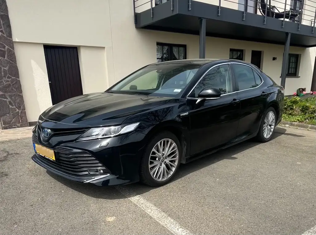 Toyota Camry 2021 из Европы — купить под ключ
