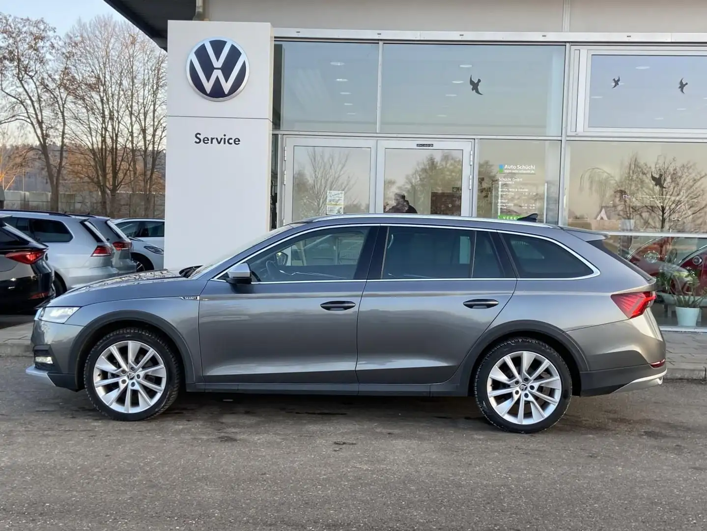 Skoda Octavia Combi Scout 2.0 TDI DSG 4x4 AHK+HEAD-UP+ Grau - 2