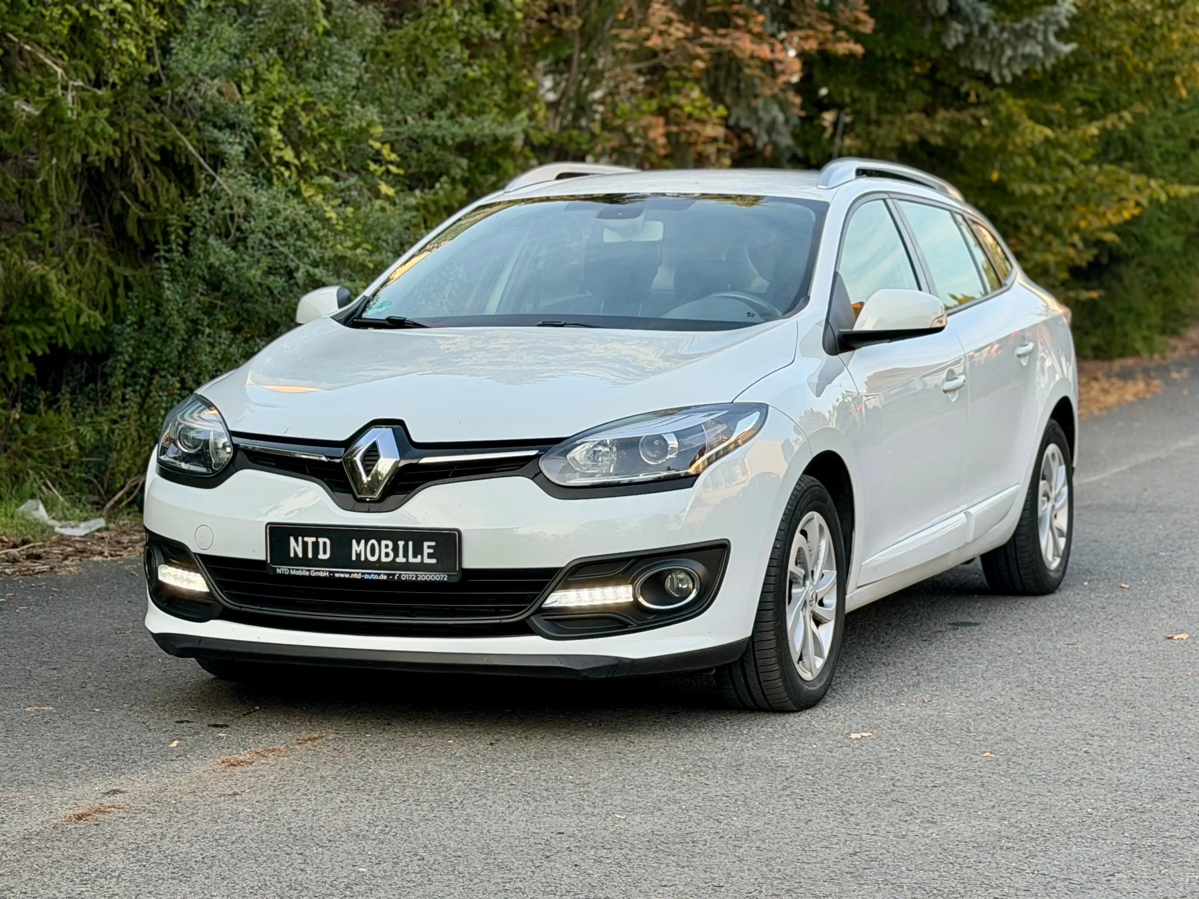 Renault Megane 1.6 dCi Dynamique+1.HAND+KLIMAAUT.+AHK+S-HZNG+ — photo 2