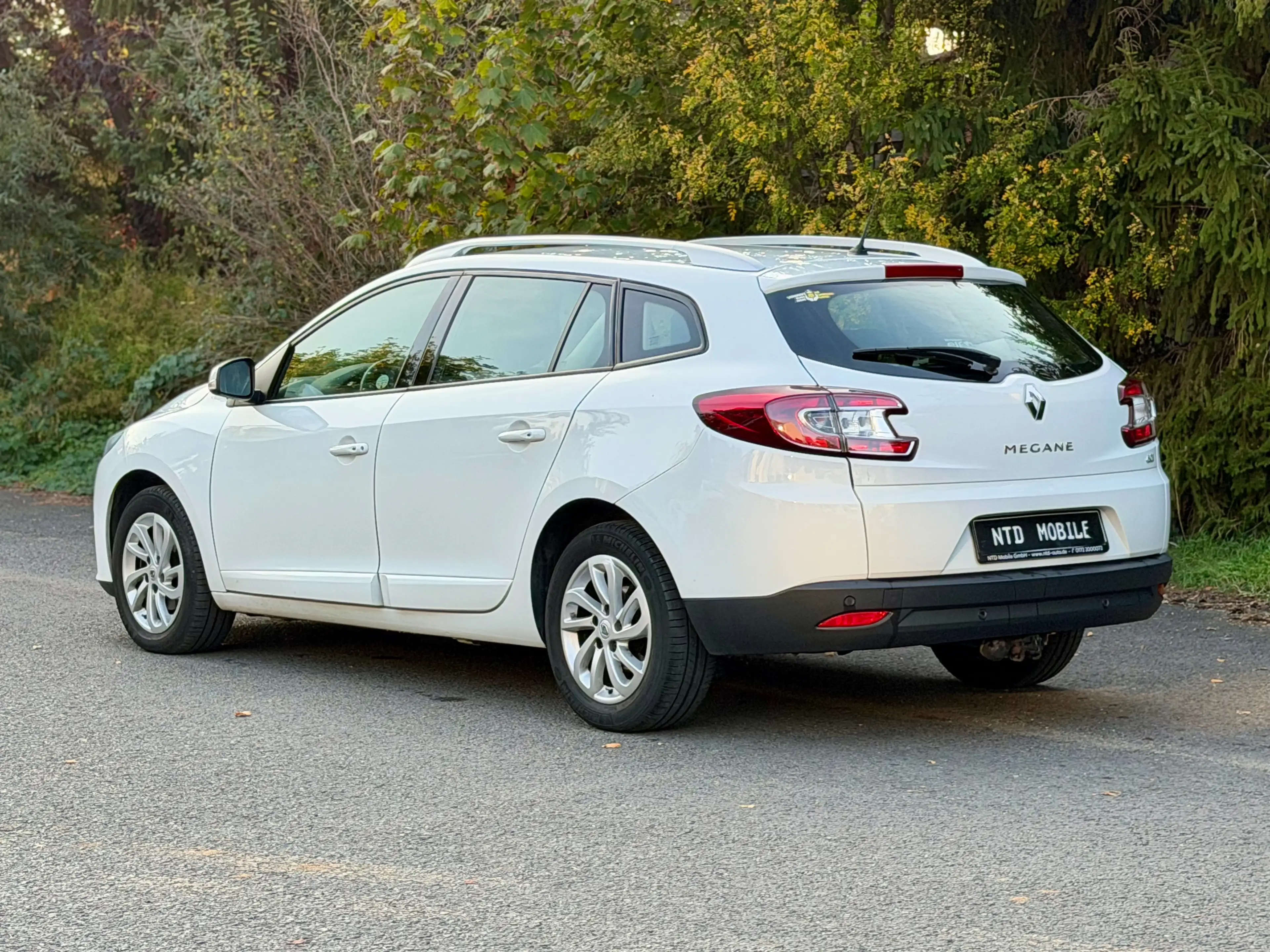 Renault Megane 1.6 dCi Dynamique+1.HAND+KLIMAAUT.+AHK+S-HZNG+ — photo 4