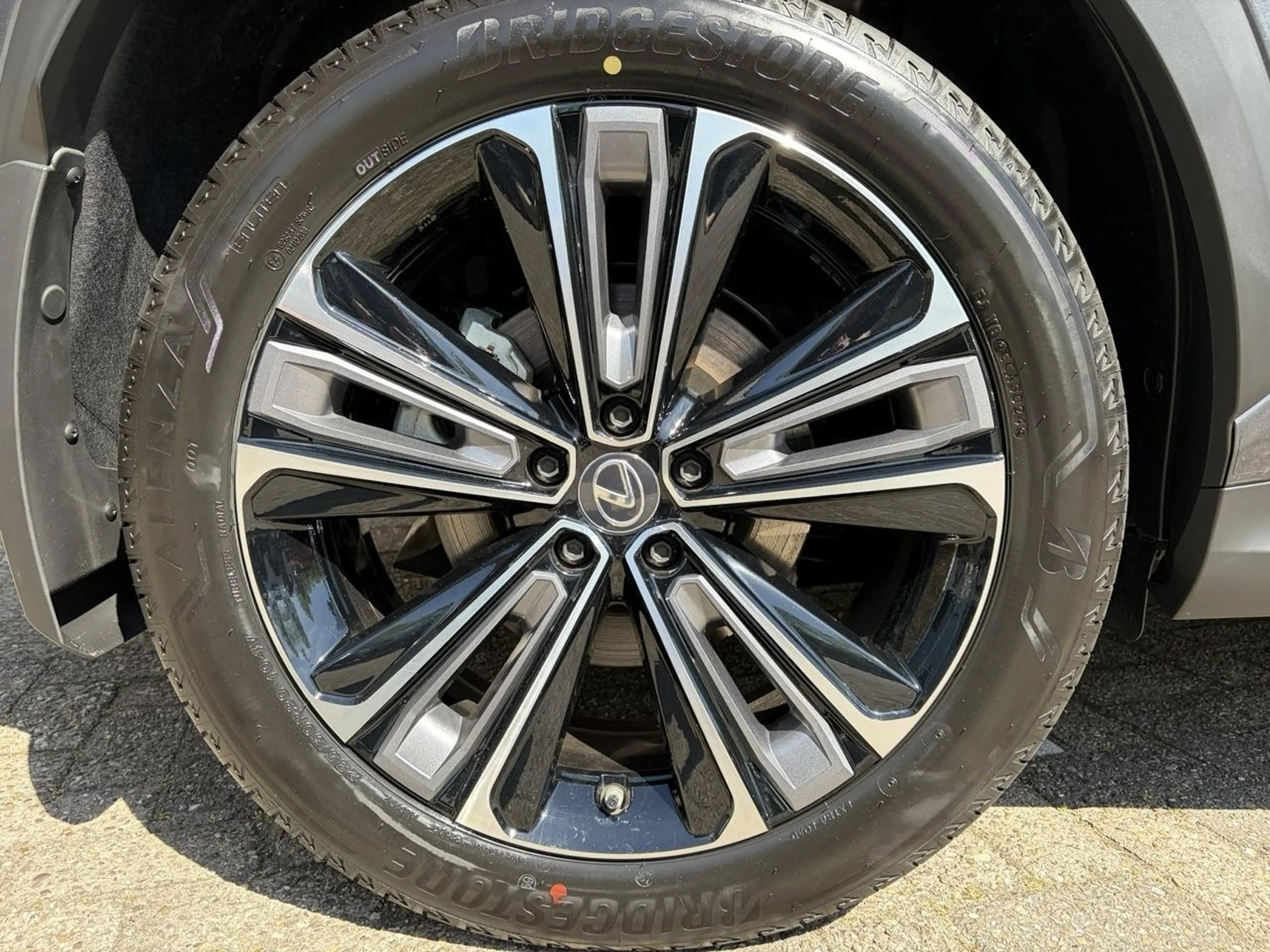 Lexus NX 450h+ AWD EXECUTIVE LINE A/T — photo 2