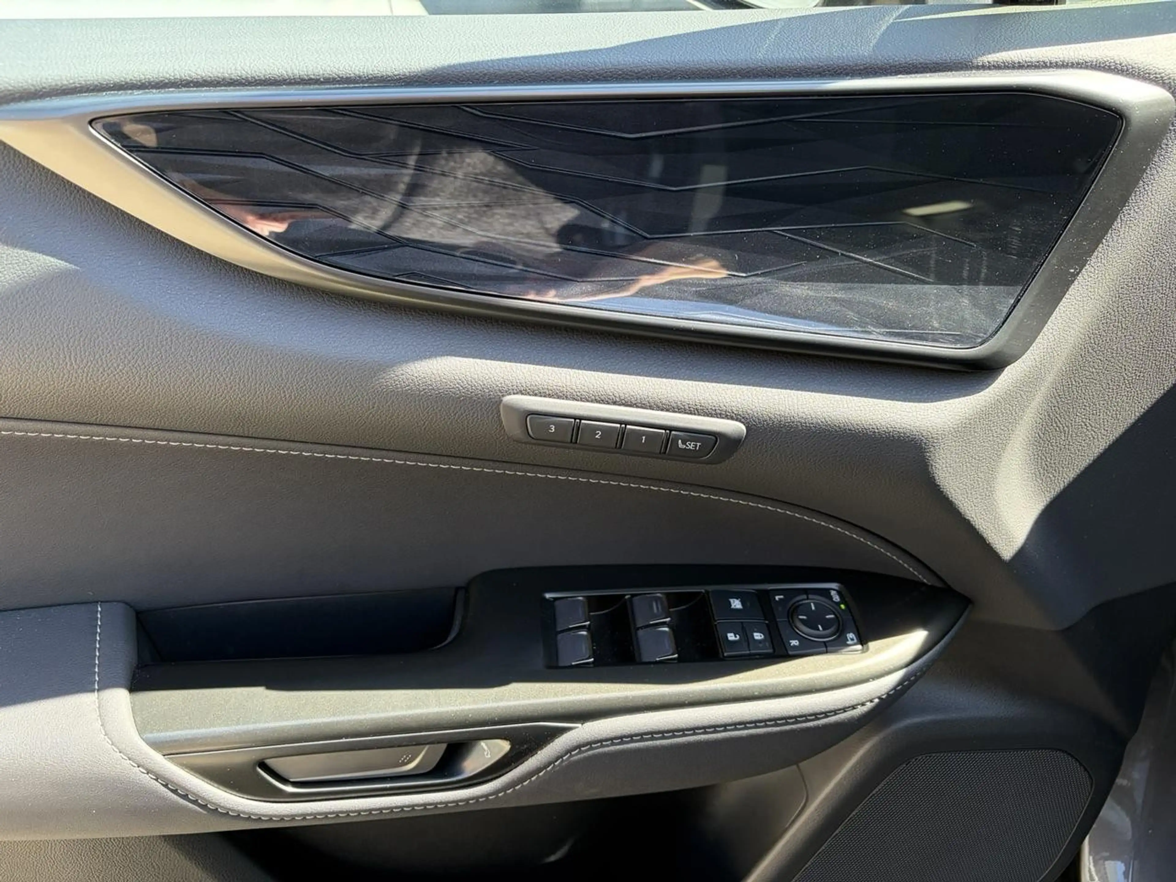 Lexus NX 450h+ AWD EXECUTIVE LINE A/T — photo 15