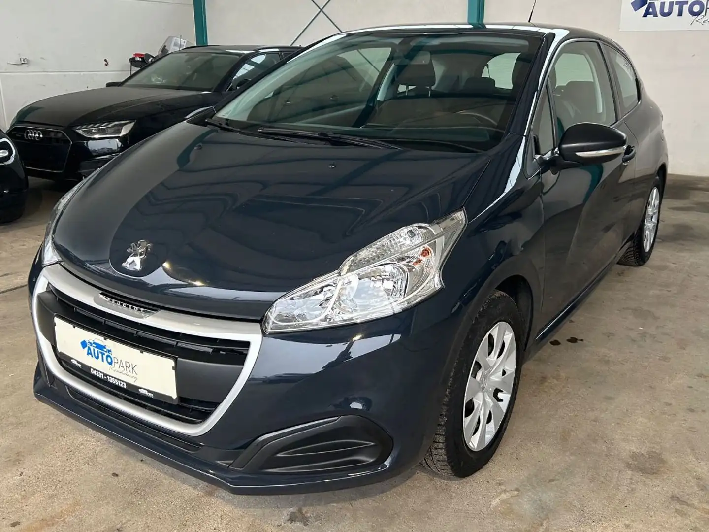 Peugeot 208 1.2 Active Blau - 1