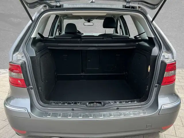 Mercedes-Benz B-Class view 10